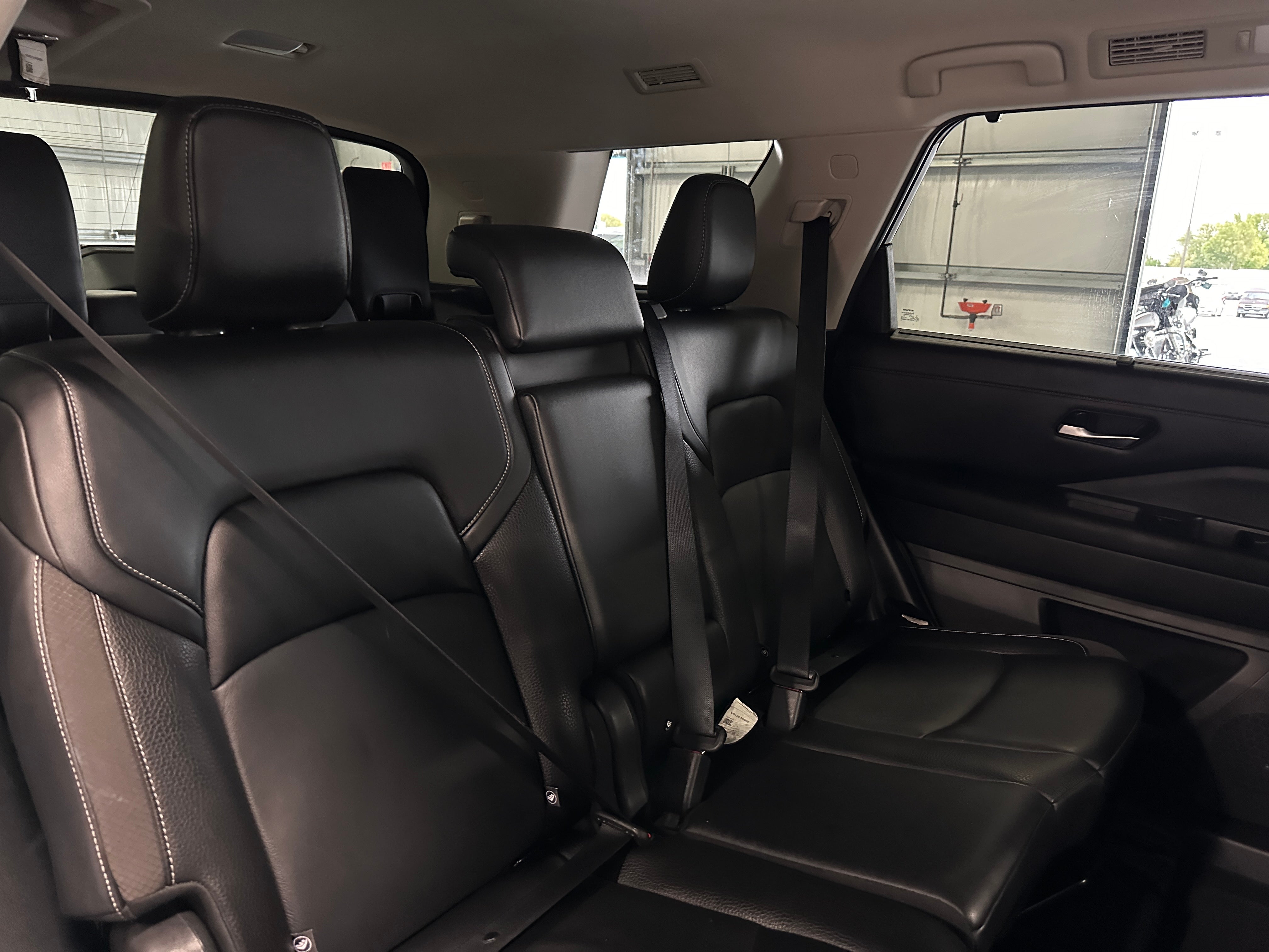 2023 Nissan Pathfinder SL 6