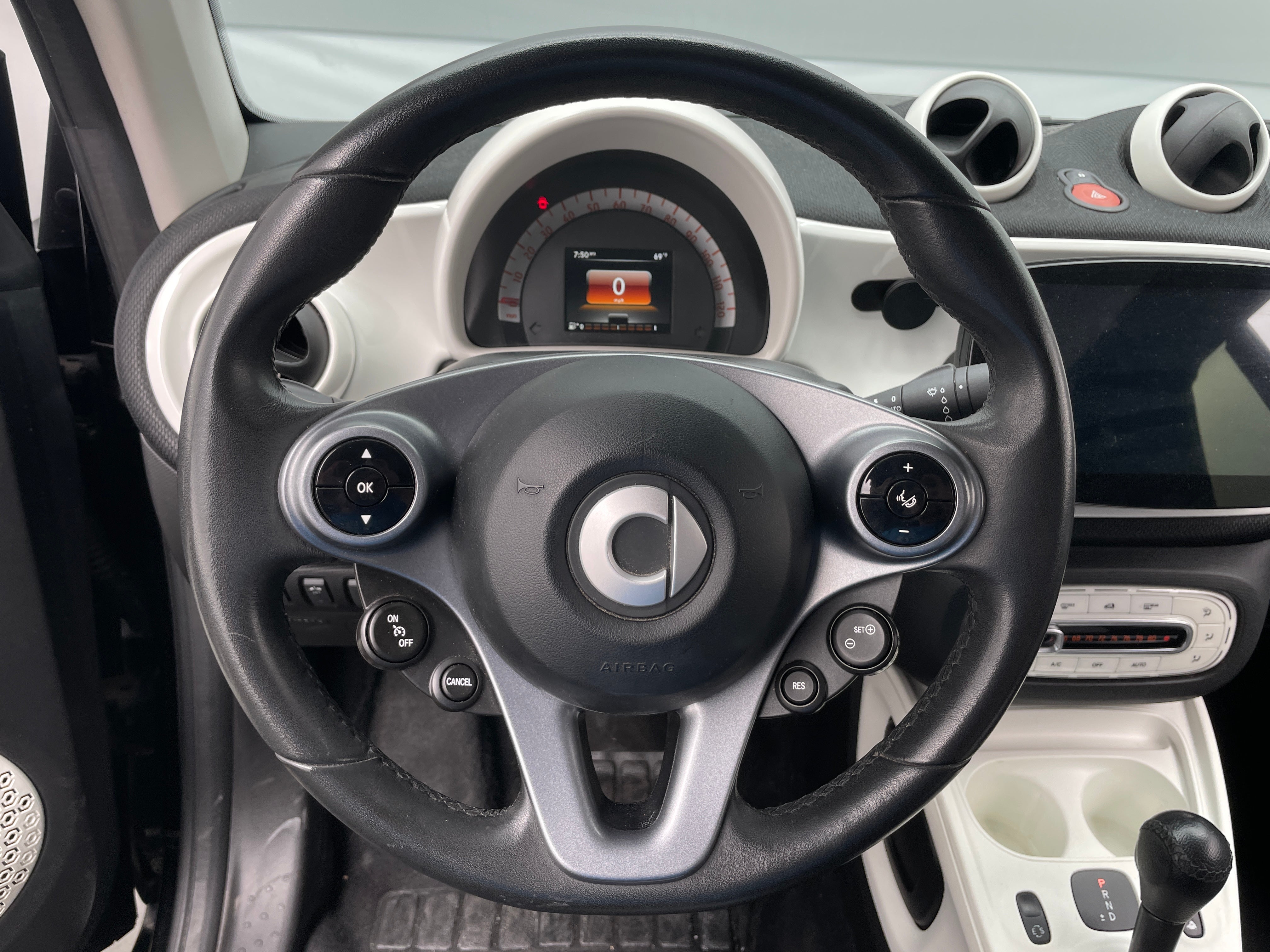 2017 smart fortwo Passion 5