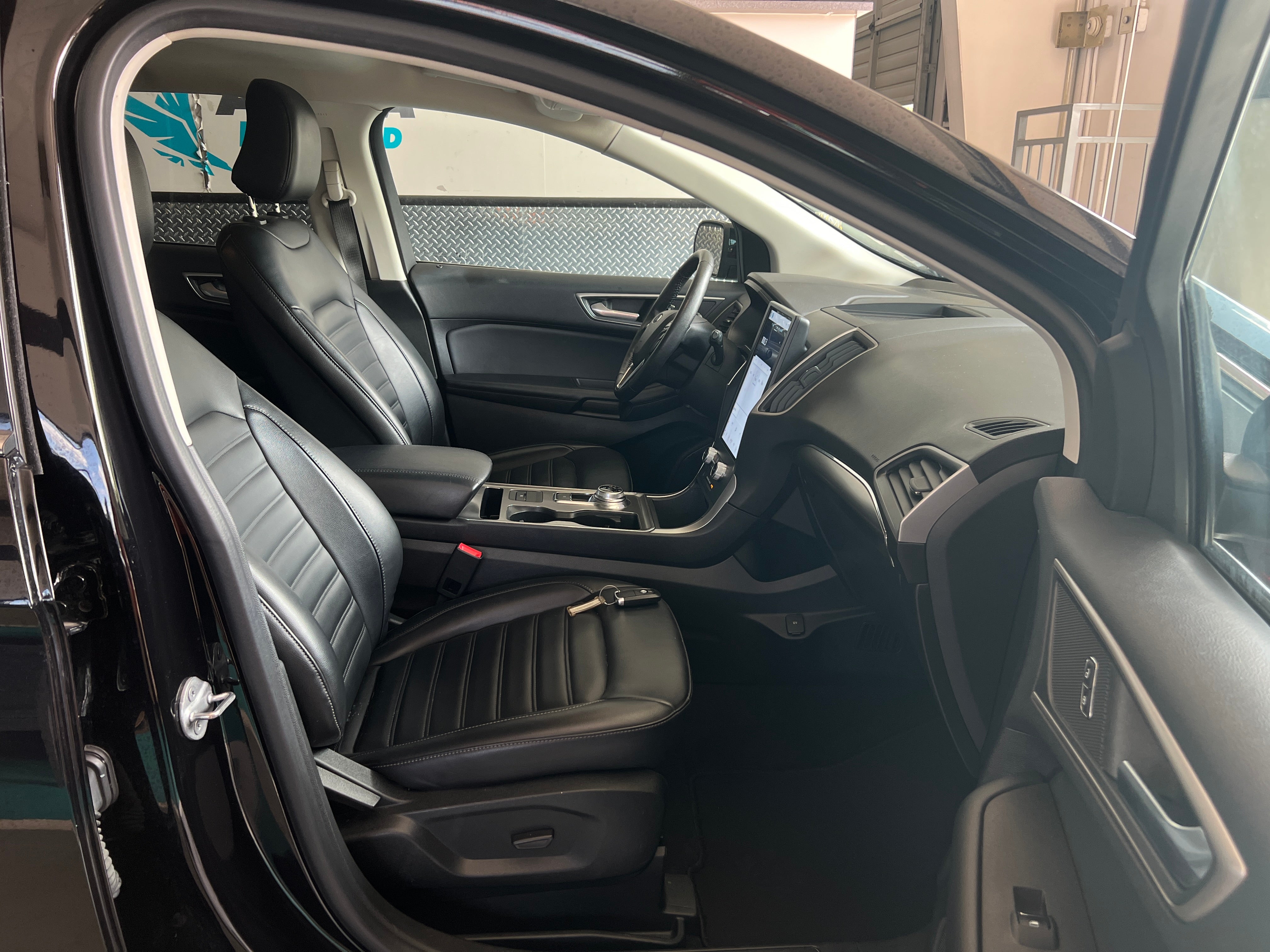 2022 Ford Edge SEL 2