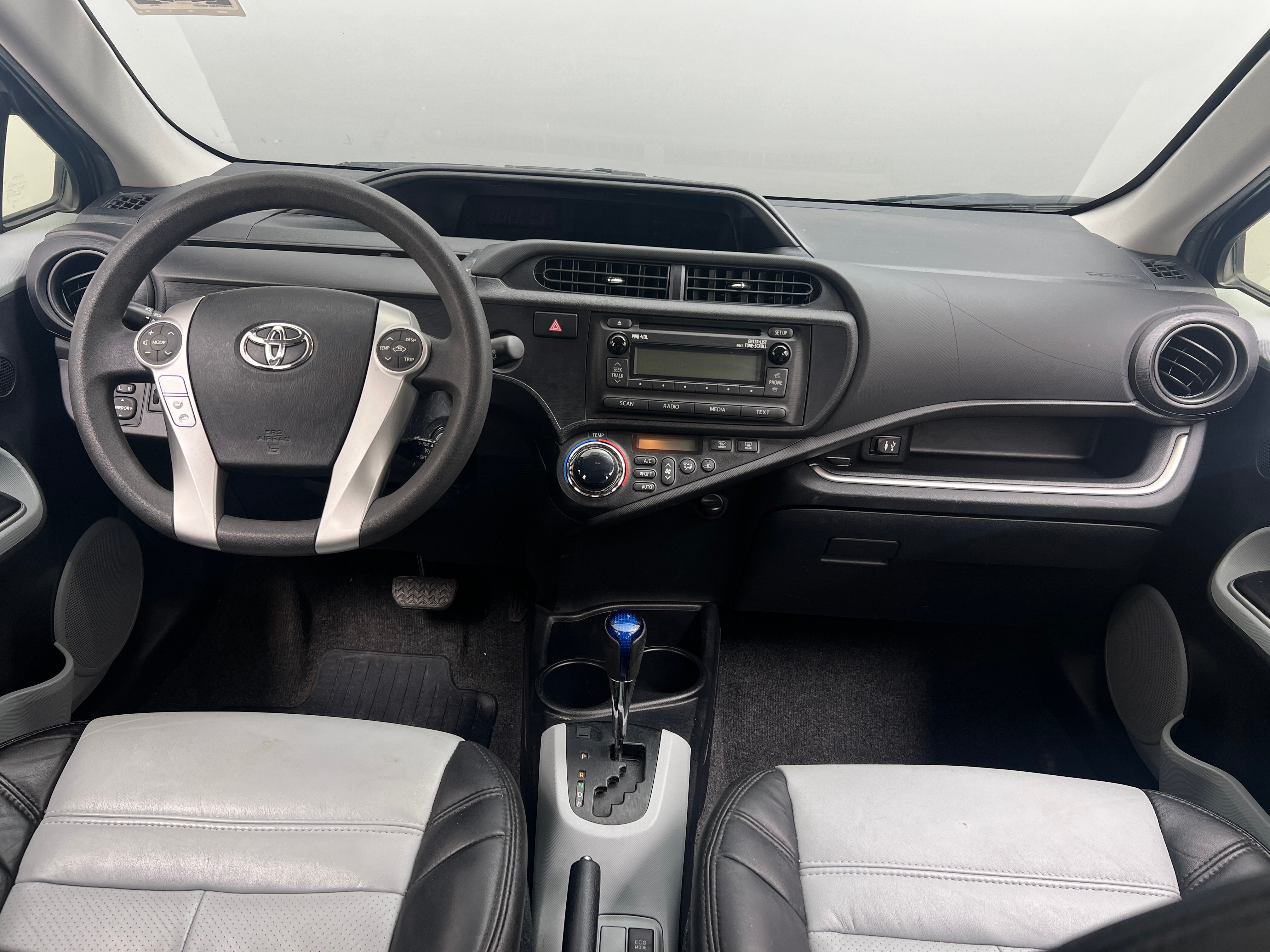 2014 Toyota Prius c Two 3