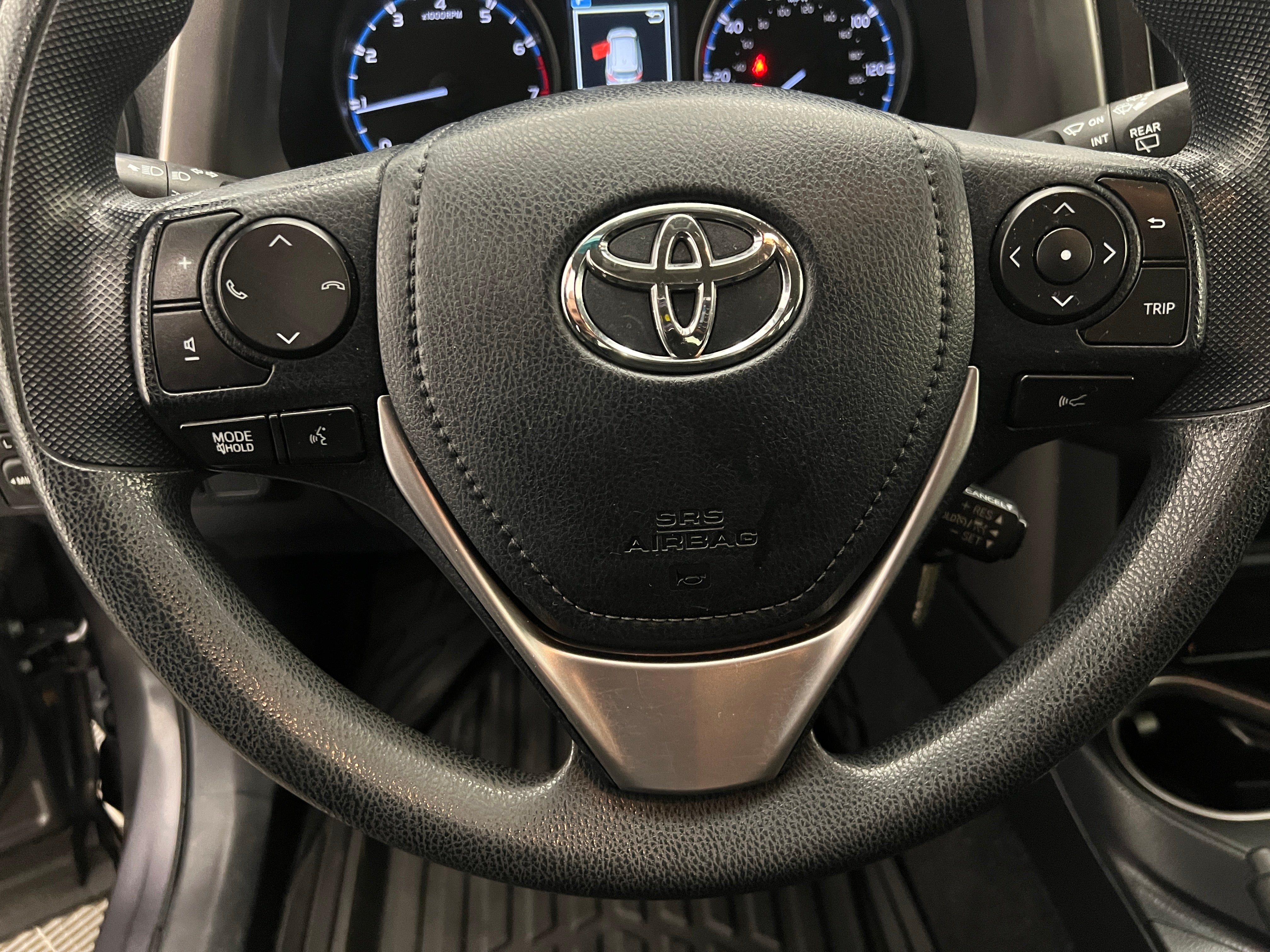 2018 Toyota RAV4 LE 5