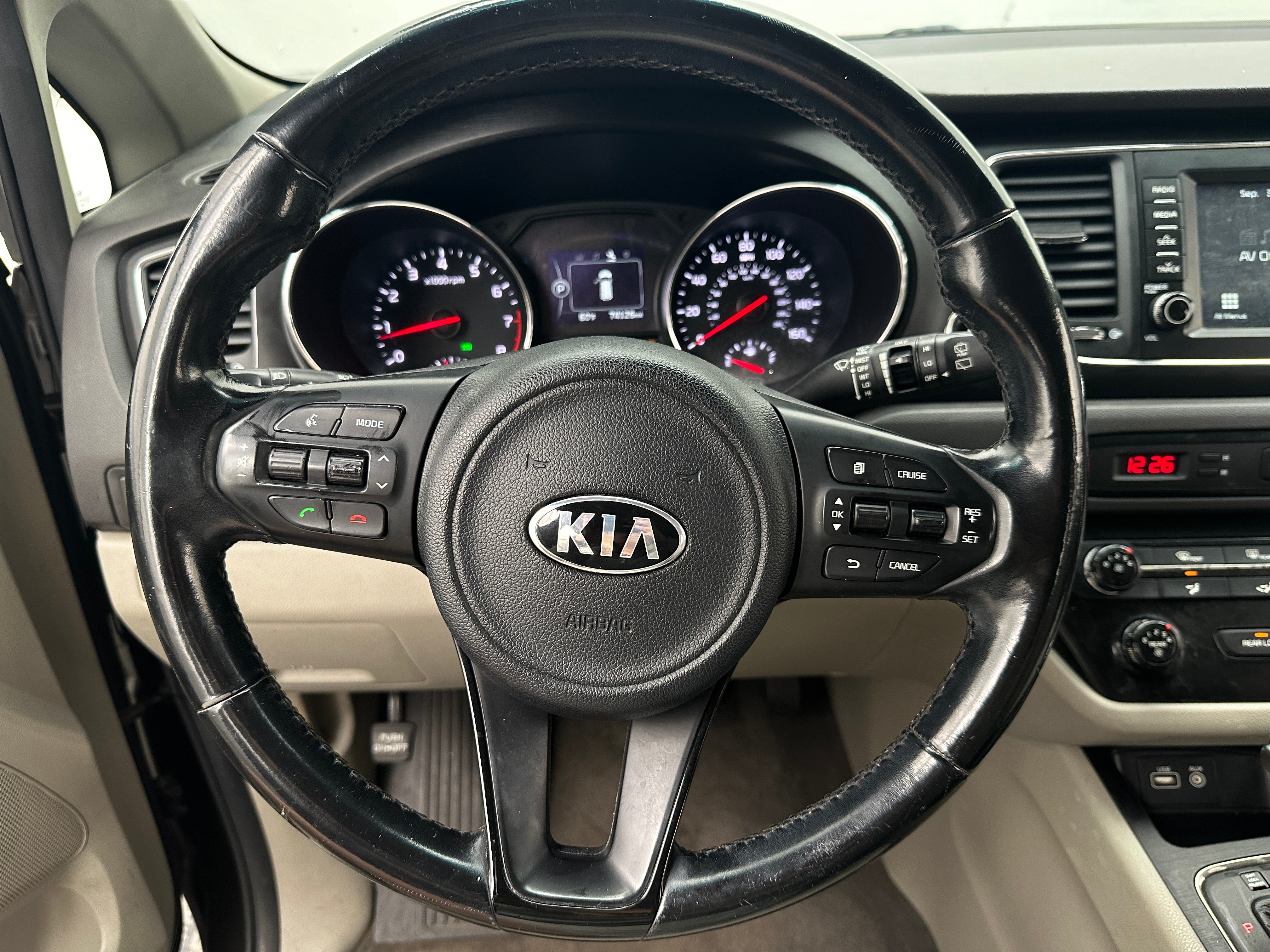 2017 Kia Sedona LX 5