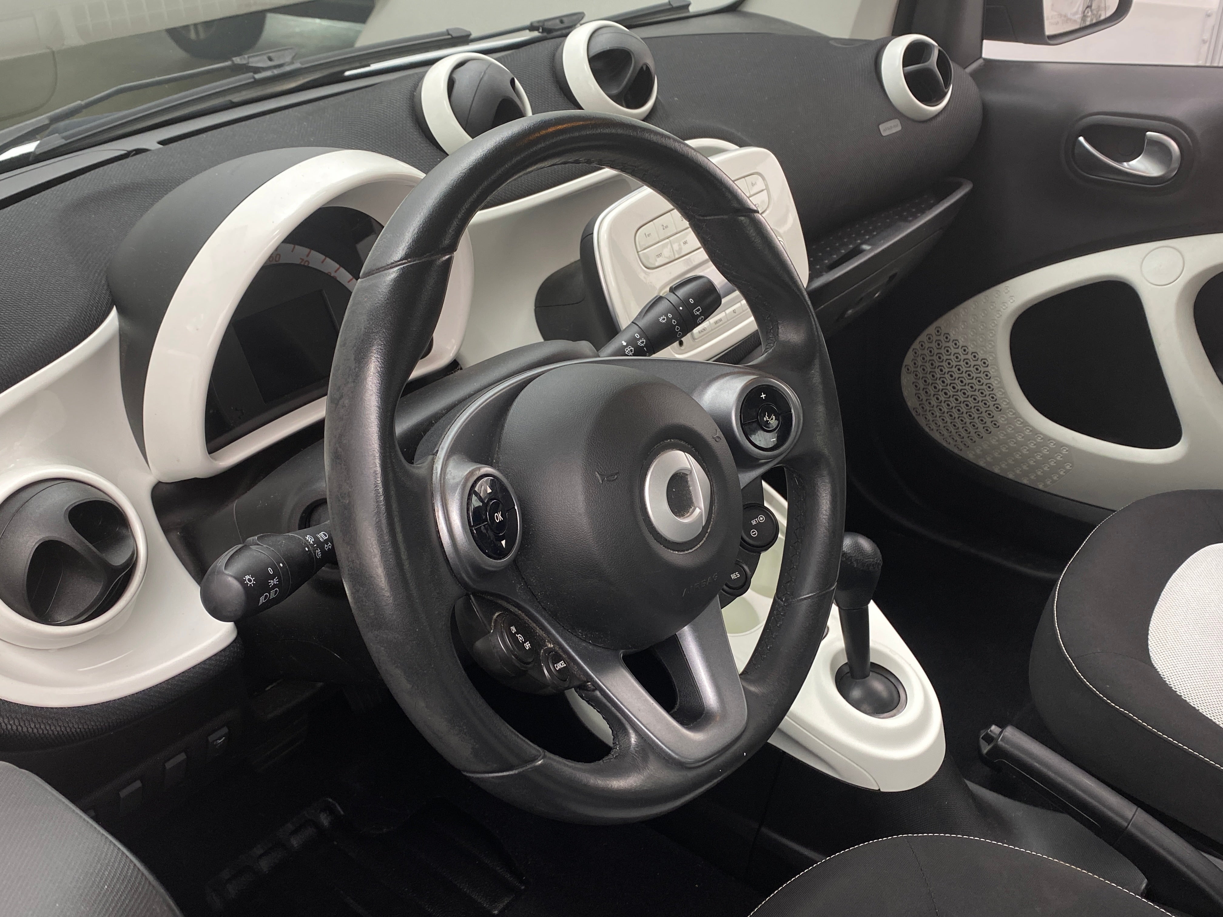 2017 smart fortwo Passion 5