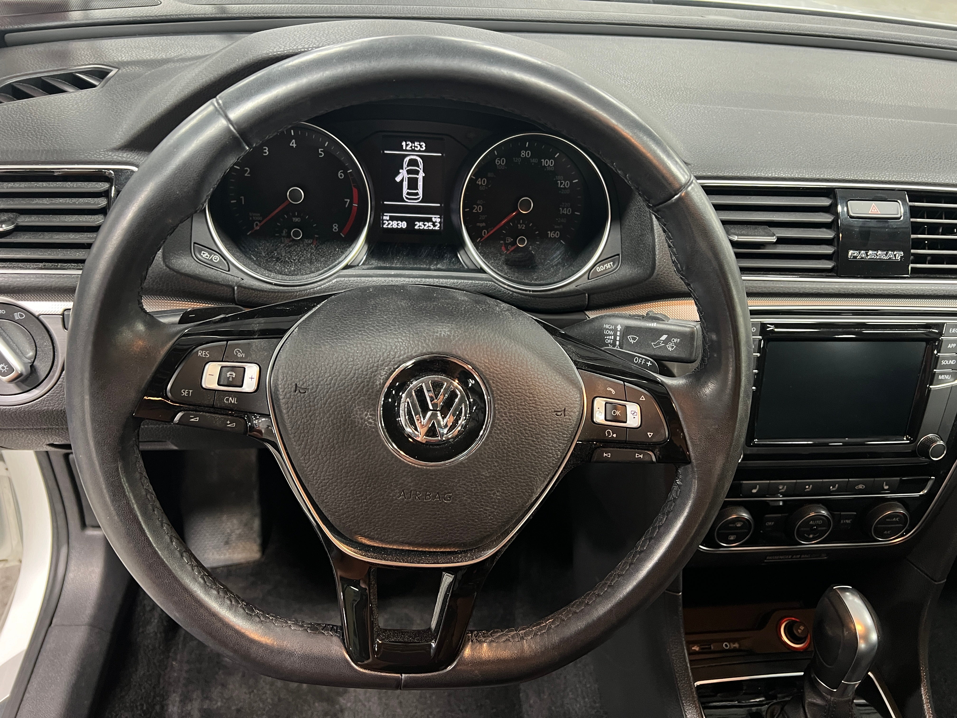 2018 Volkswagen Passat R-Line 5