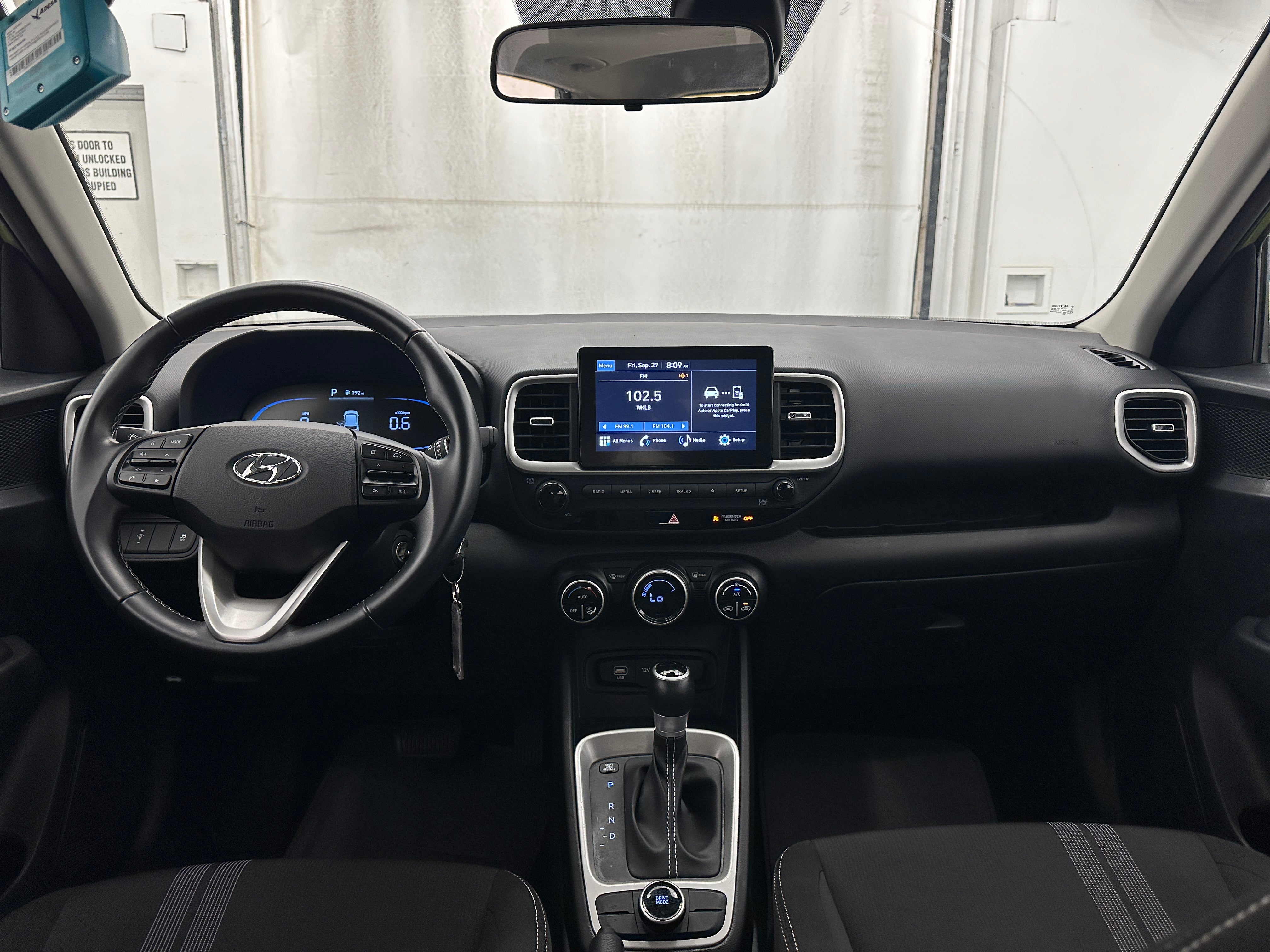 2023 Hyundai Venue SEL 3