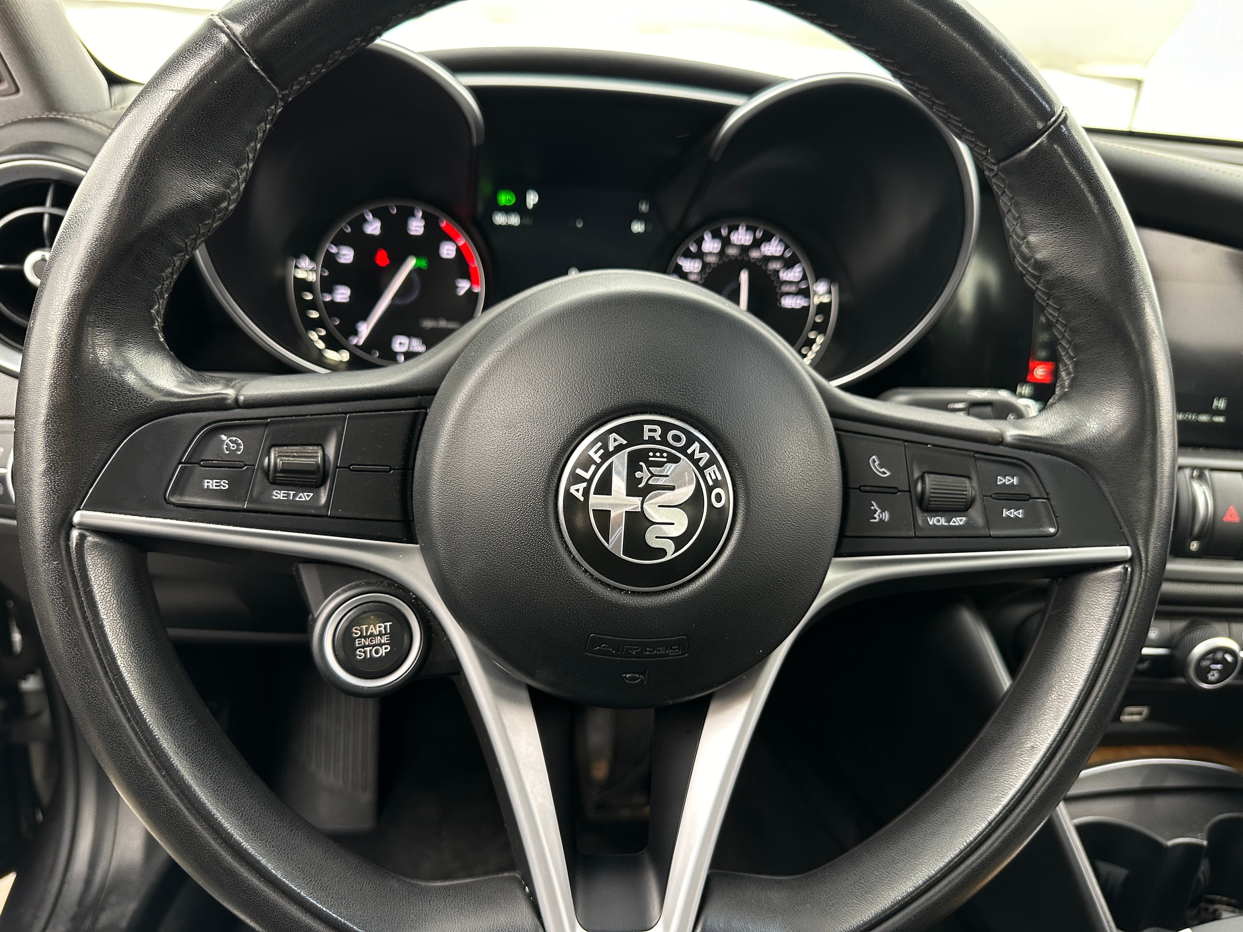 2017 Alfa Romeo Giulia Ti 4