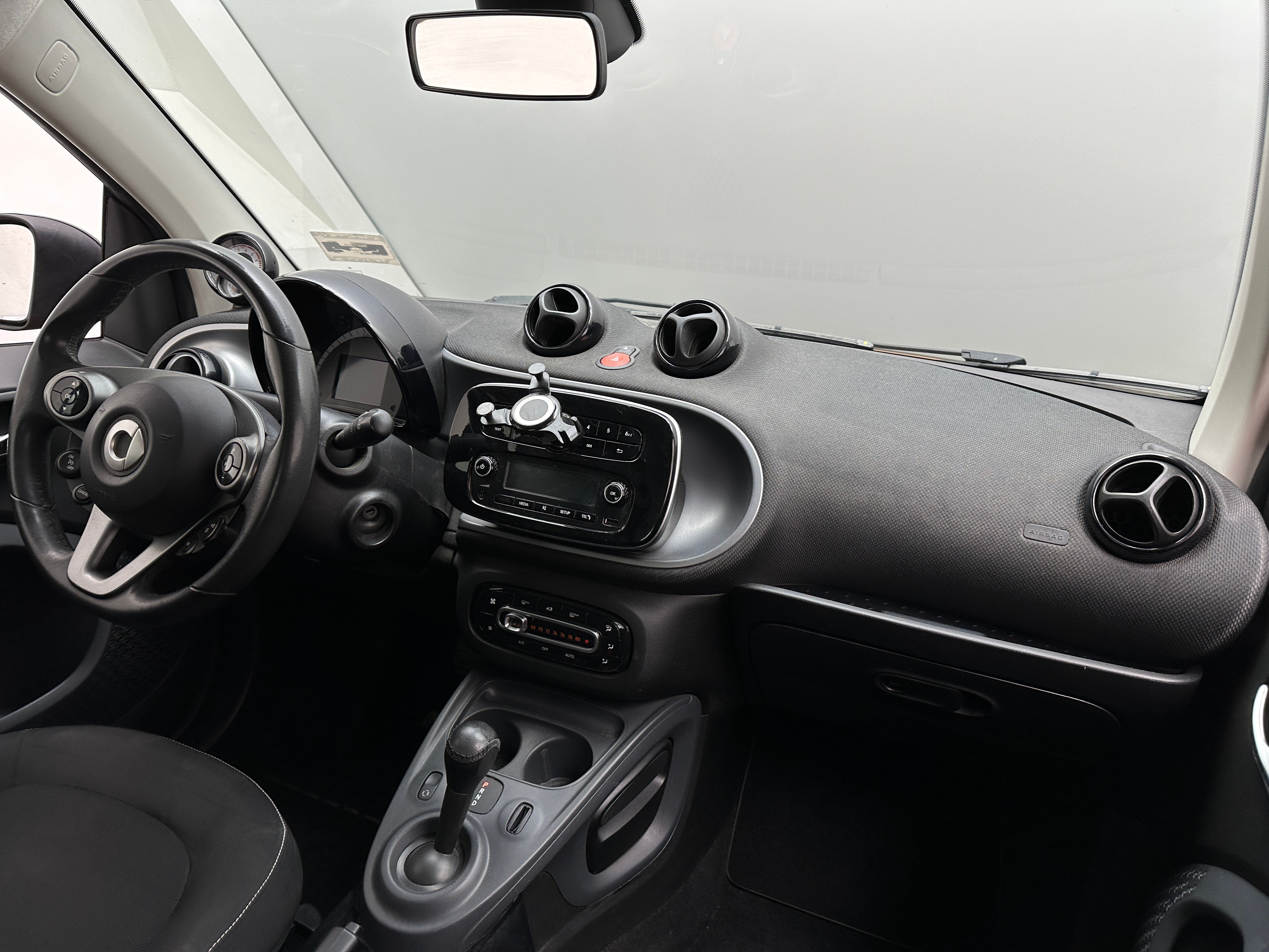 2016 smart fortwo Passion 3