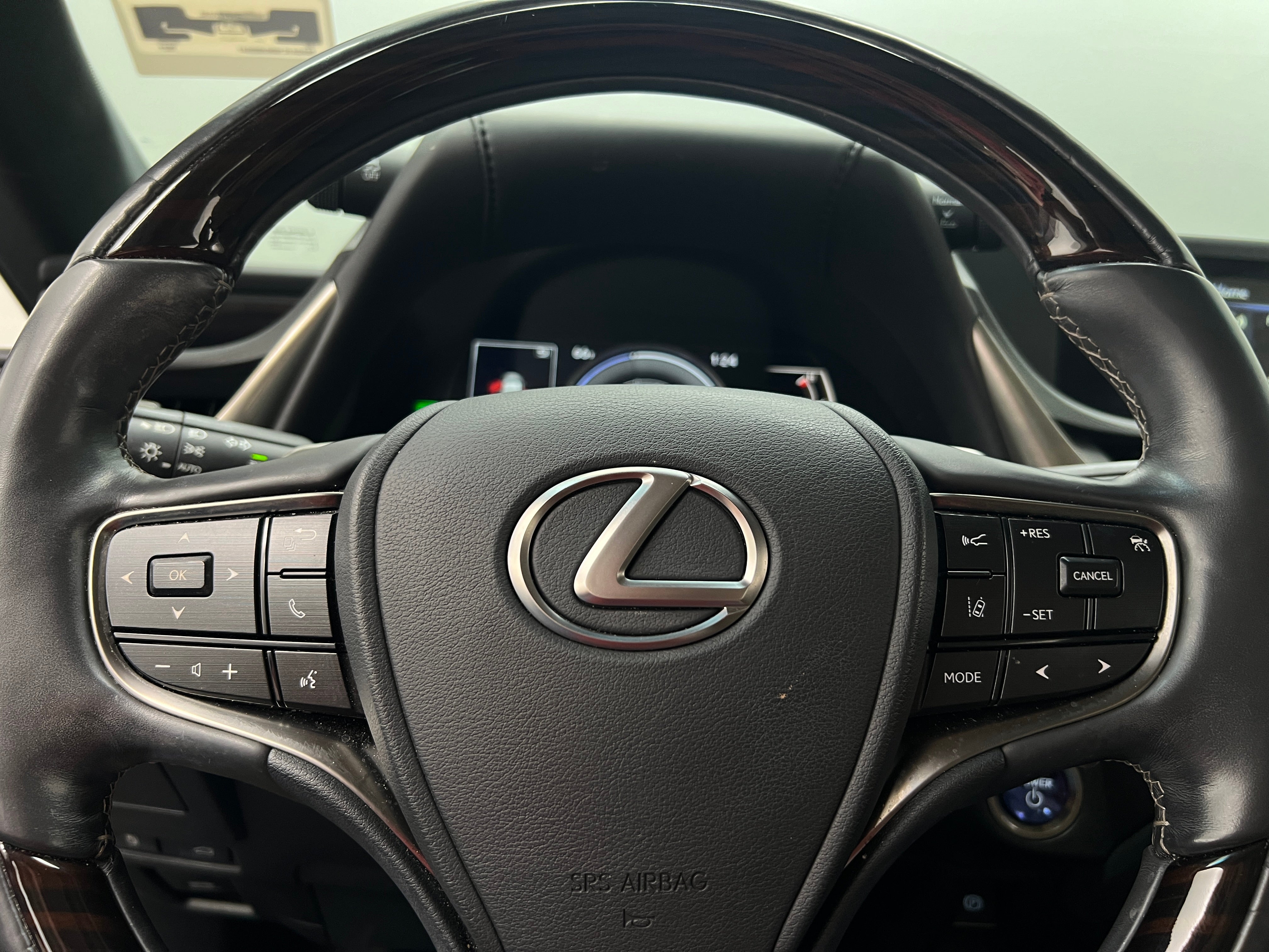 2021 Lexus ES Hybrid 300h 4