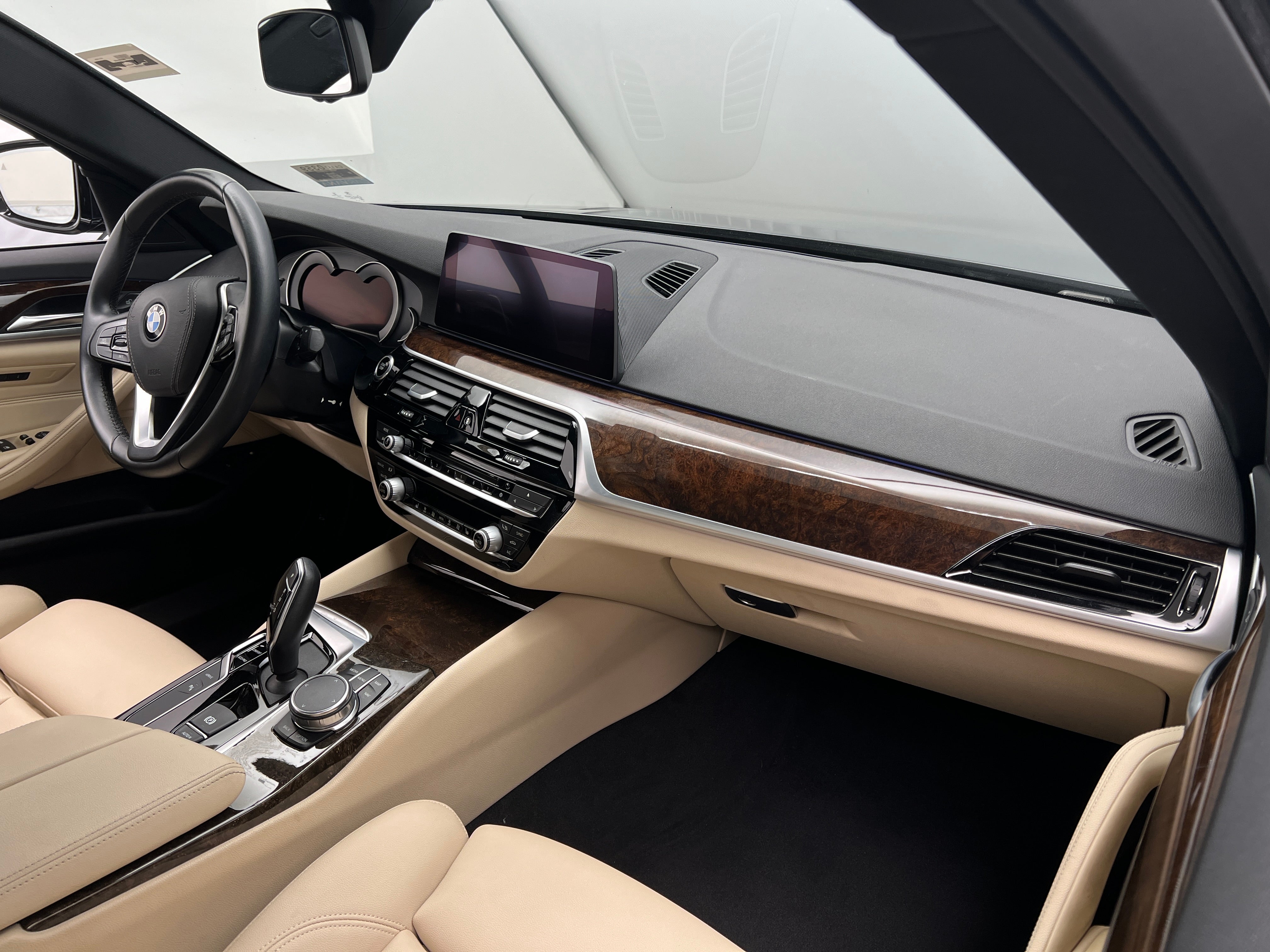 2019 BMW 5 Series 530e iPerformance 3