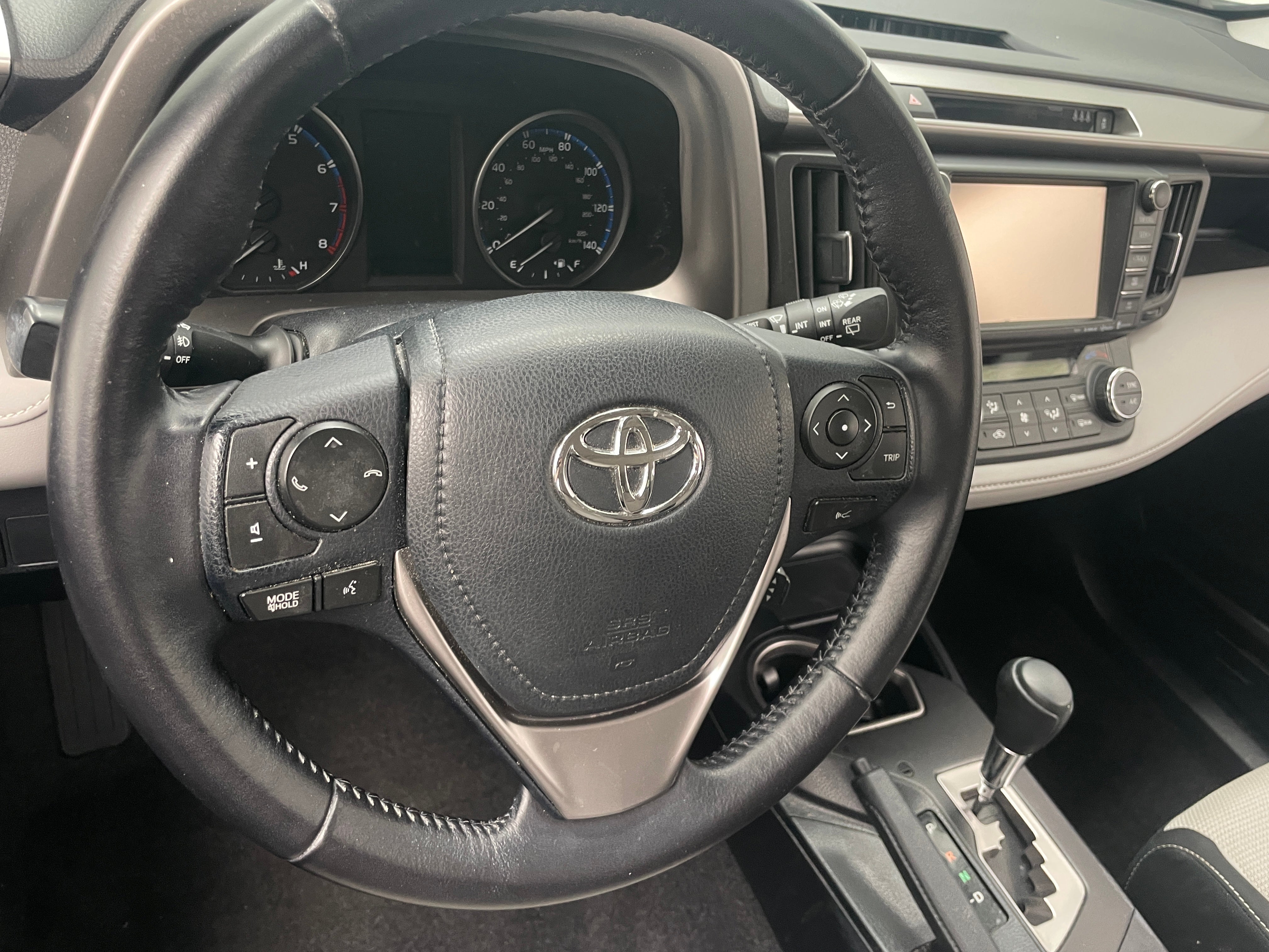 2017 Toyota RAV4 XLE 5