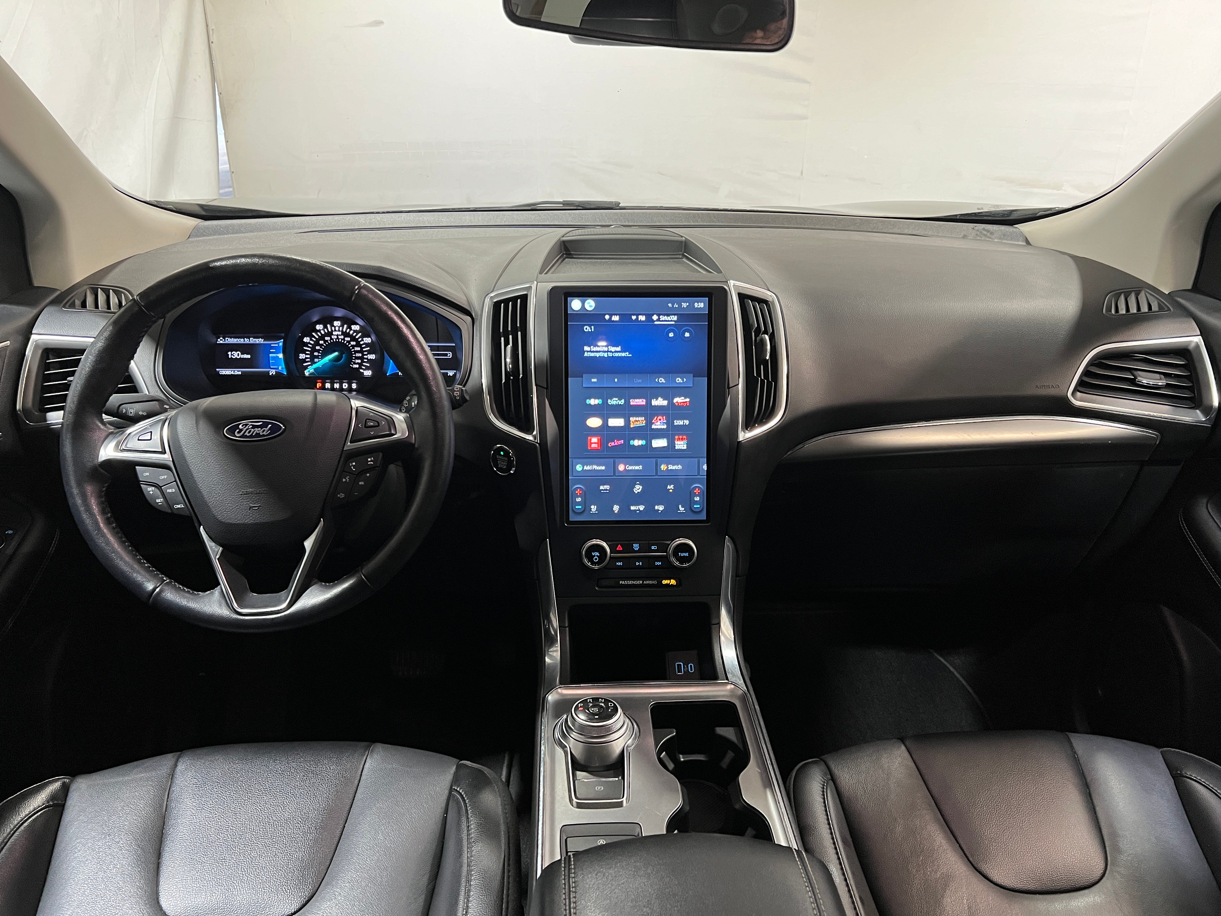 2022 Ford Edge Titanium 3