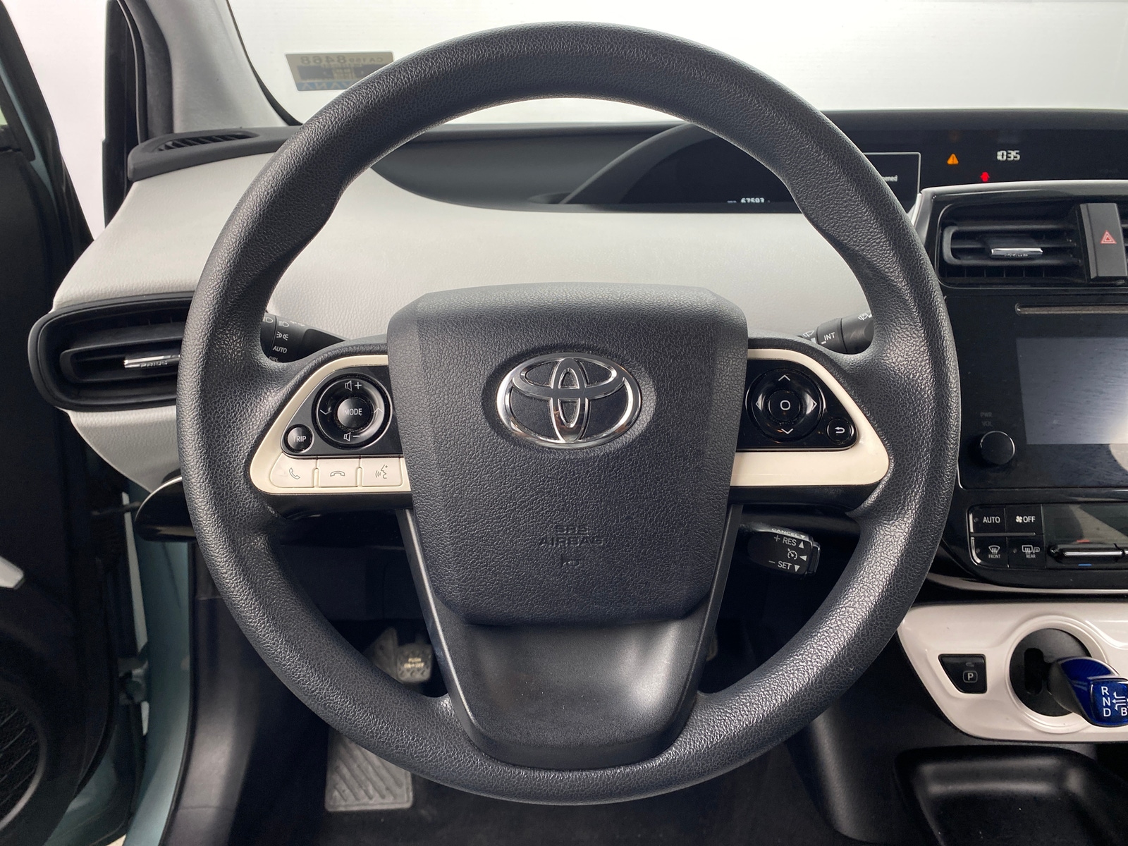Thumbnail: 2016 Toyota Prius - 5