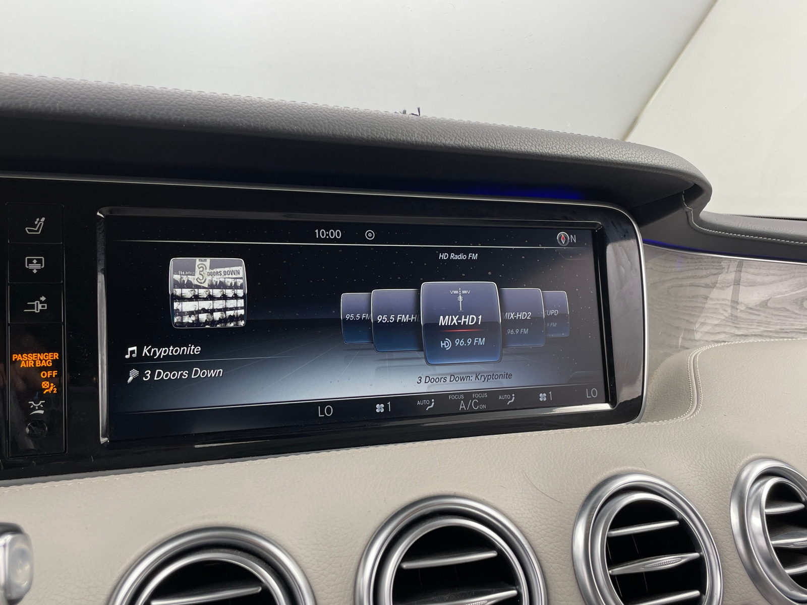 Thumbnail: 2016 Mercedes-Benz S-Class - 3