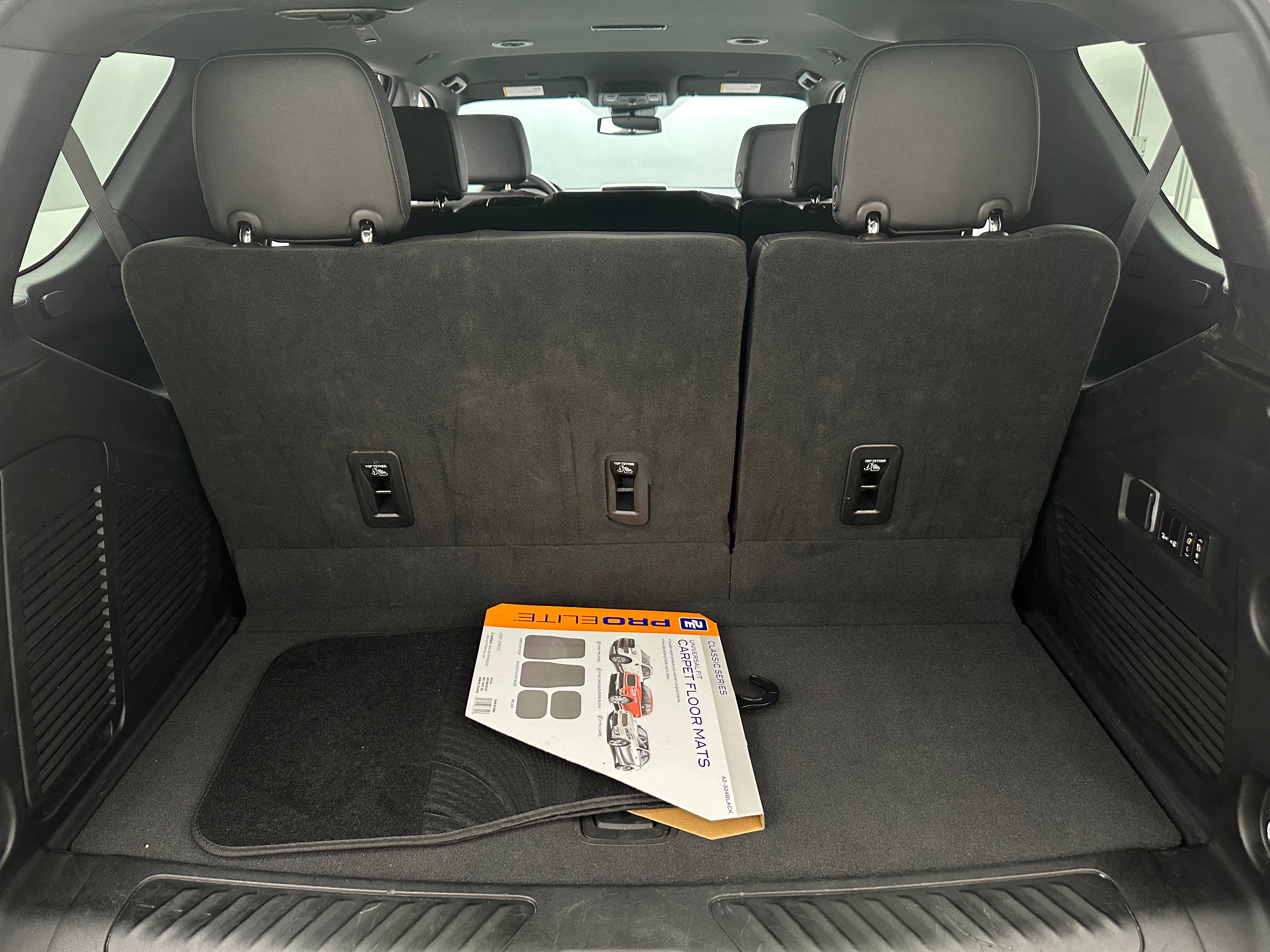 Thumbnail: 2023 Chevrolet Tahoe - 6