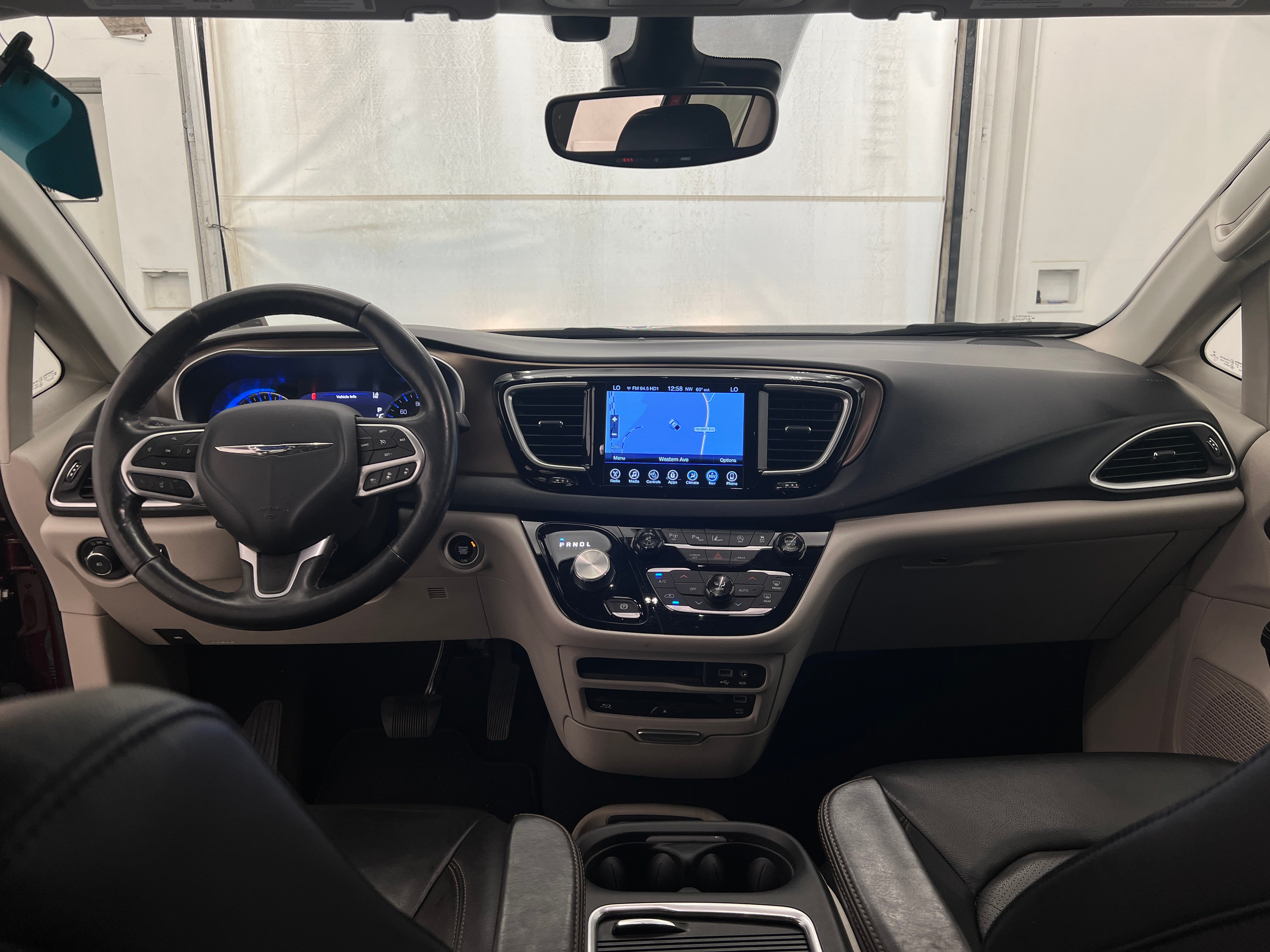 2017 Chrysler Pacifica  2