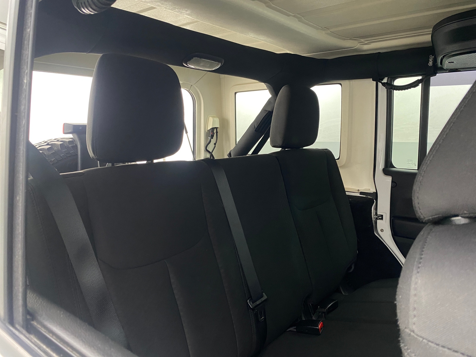 Thumbnail: 2016 Jeep Wrangler - 6