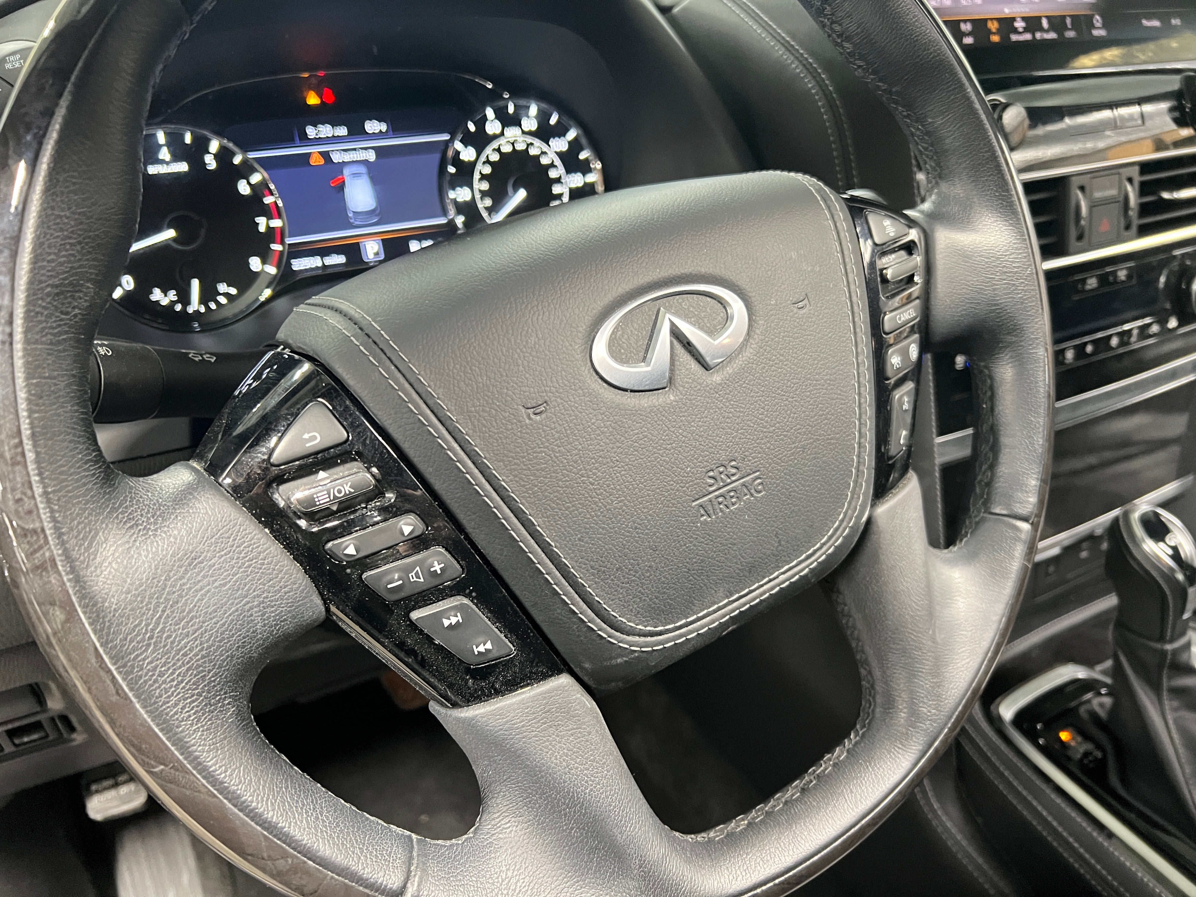 2022 INFINITI QX80 Sensory 4