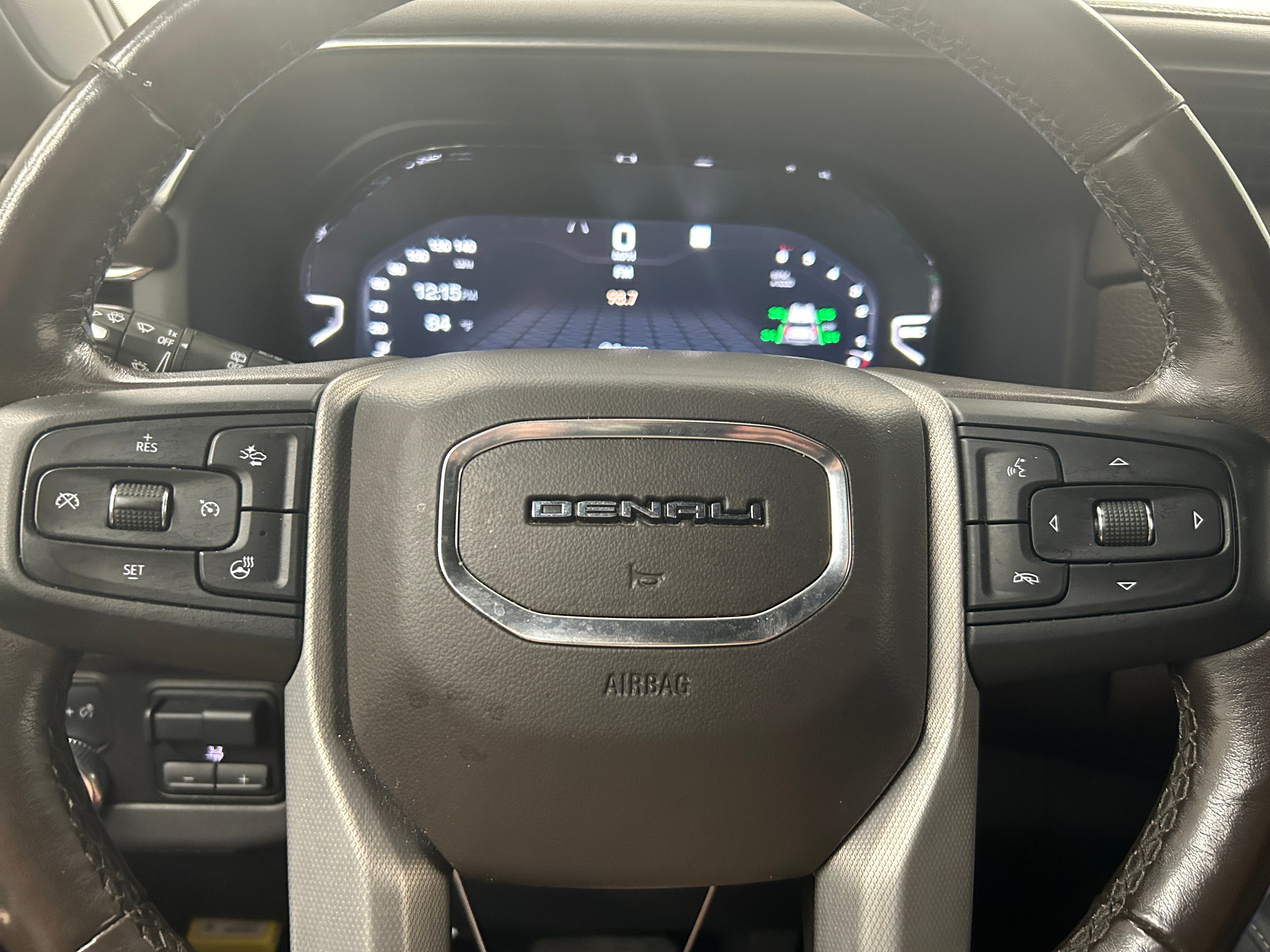 2022 GMC Yukon Denali 4