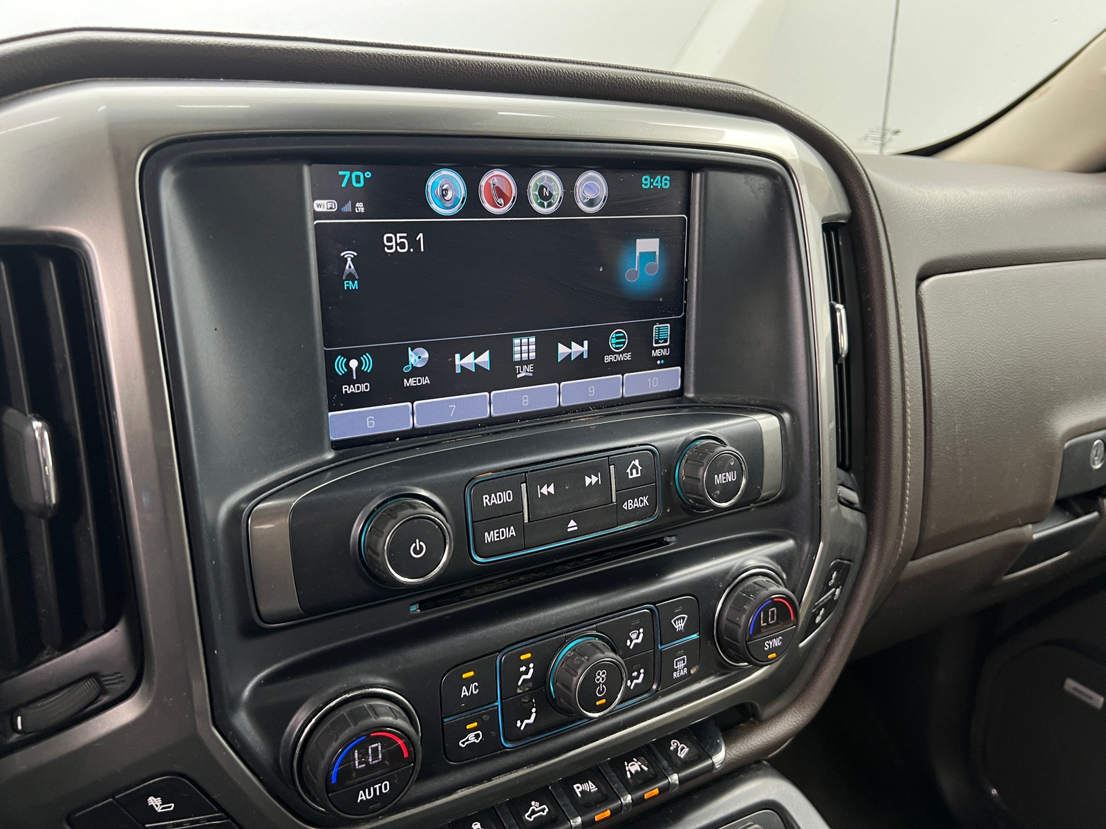 Thumbnail: 2018 Chevrolet Silverado 1500 - 3