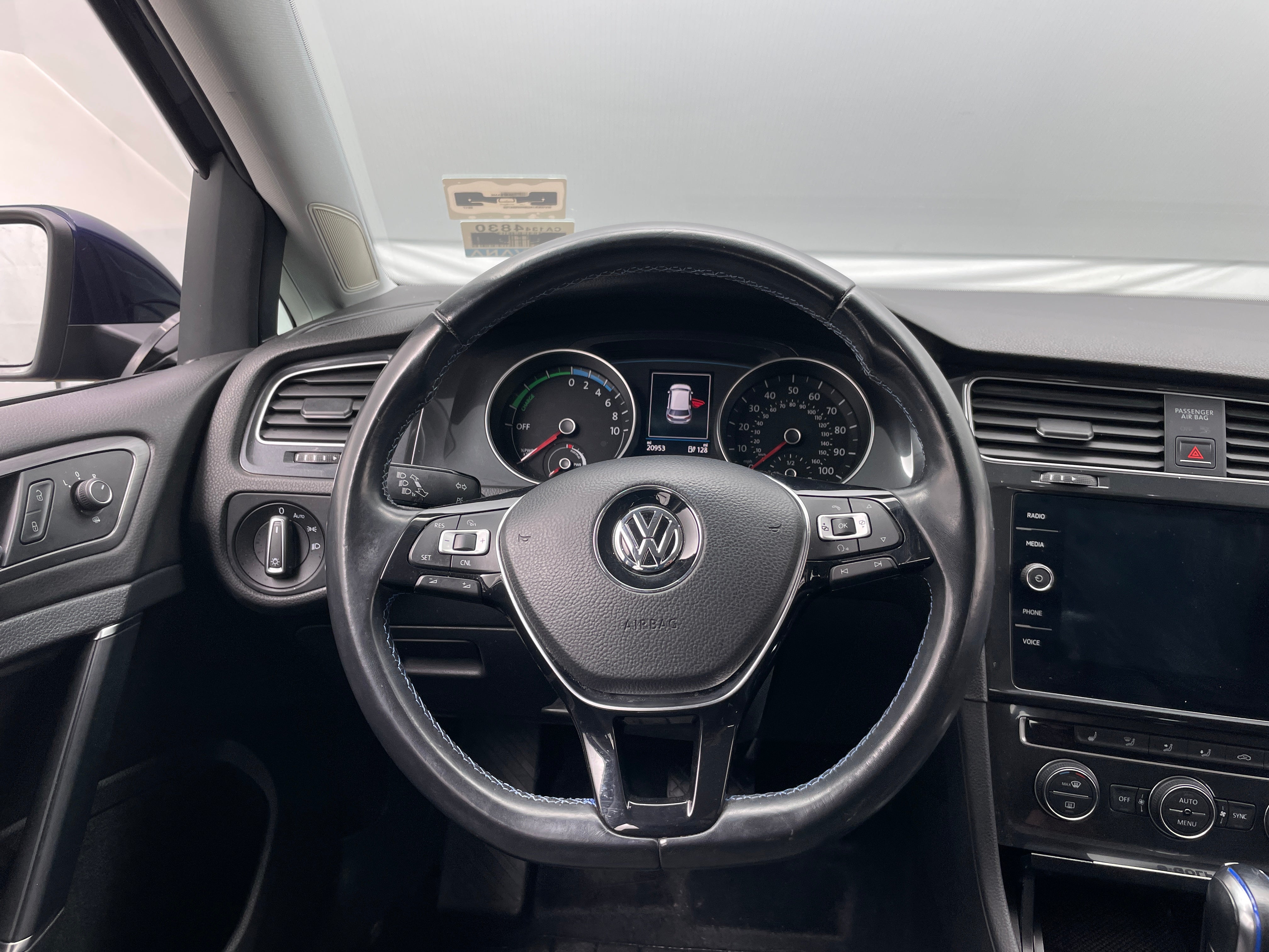 2017 Volkswagen e-Golf SE 5