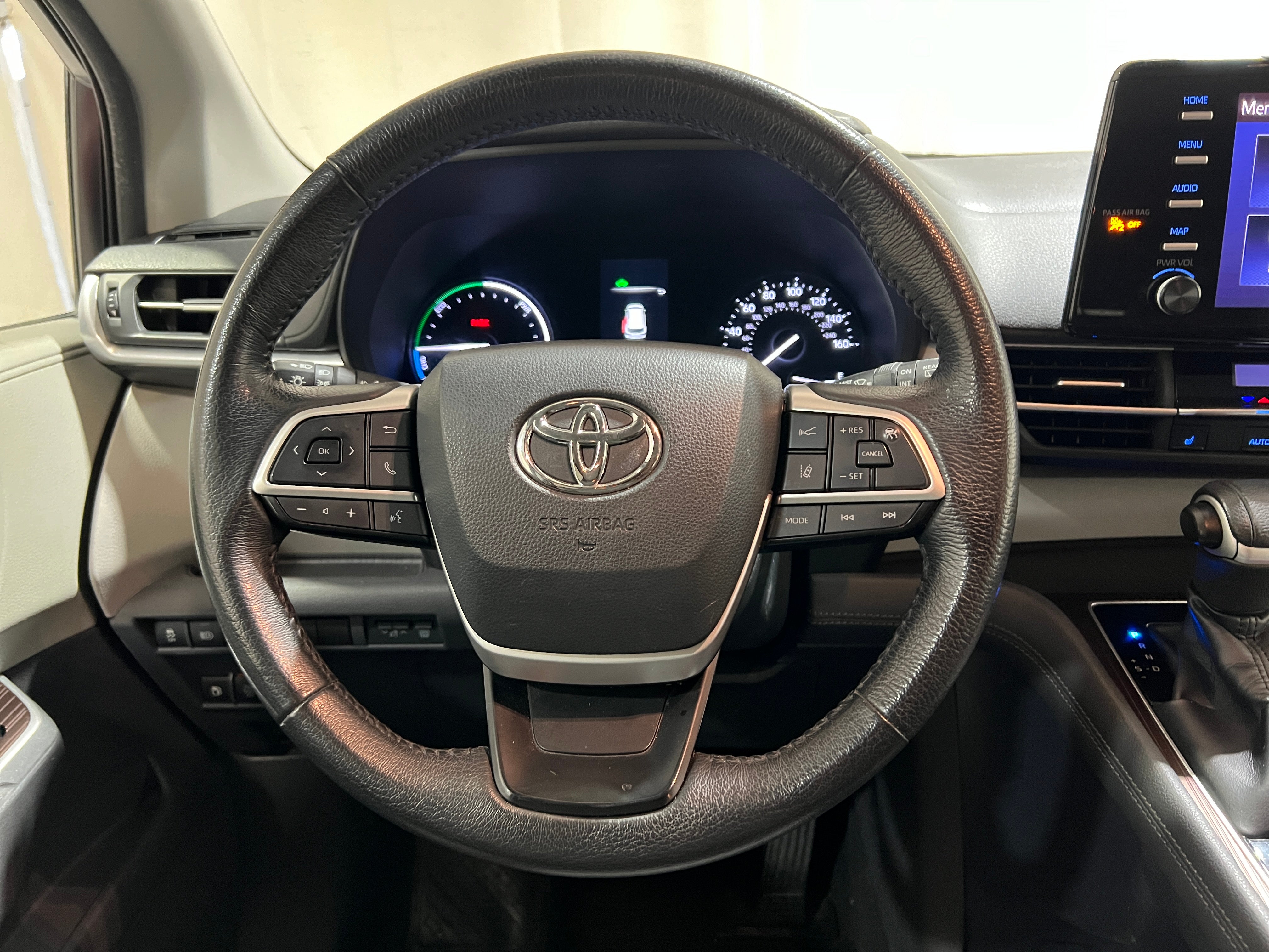 2022 Toyota Sienna XLE 5