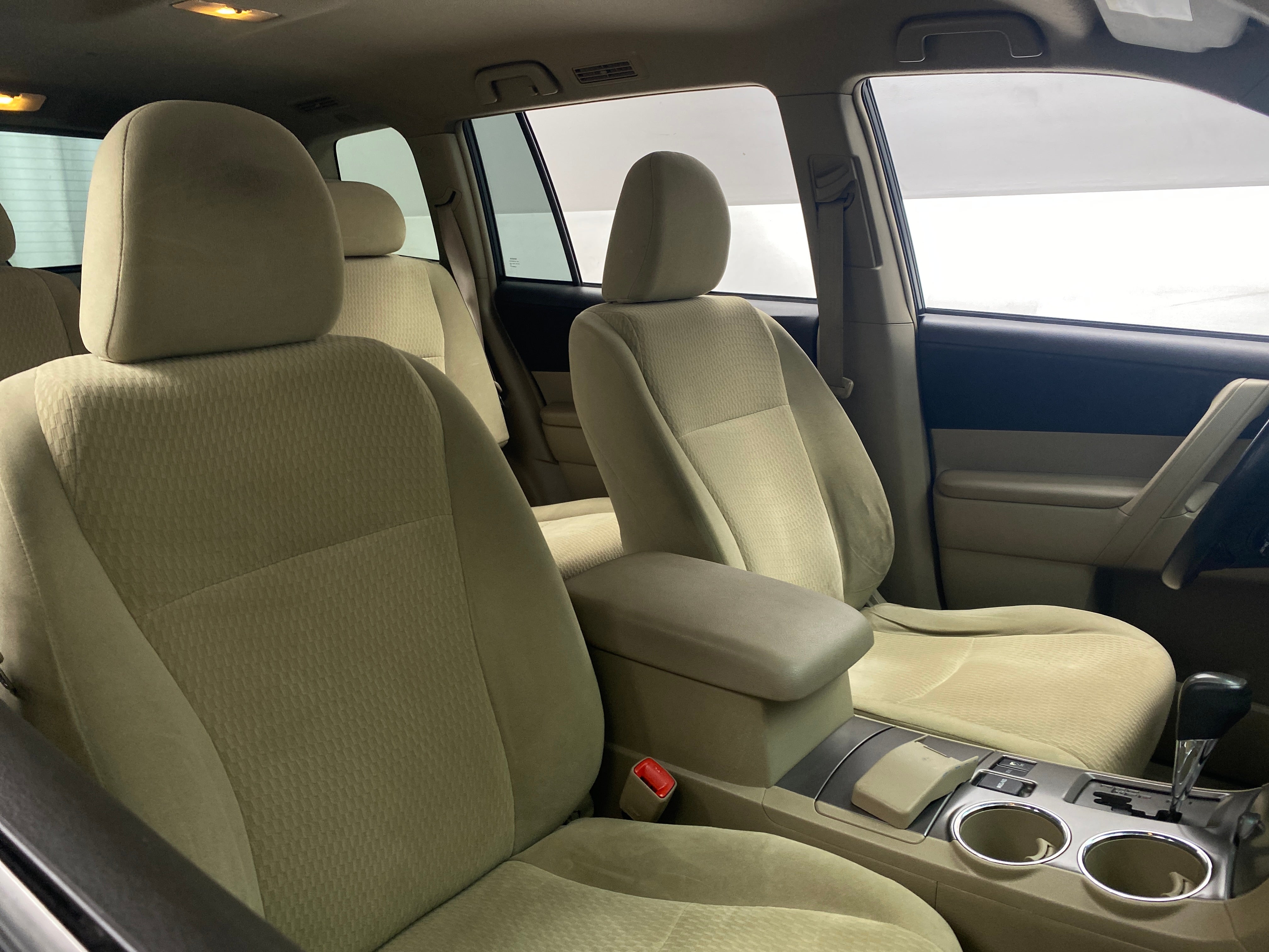 2010 Toyota Highlander Base 2