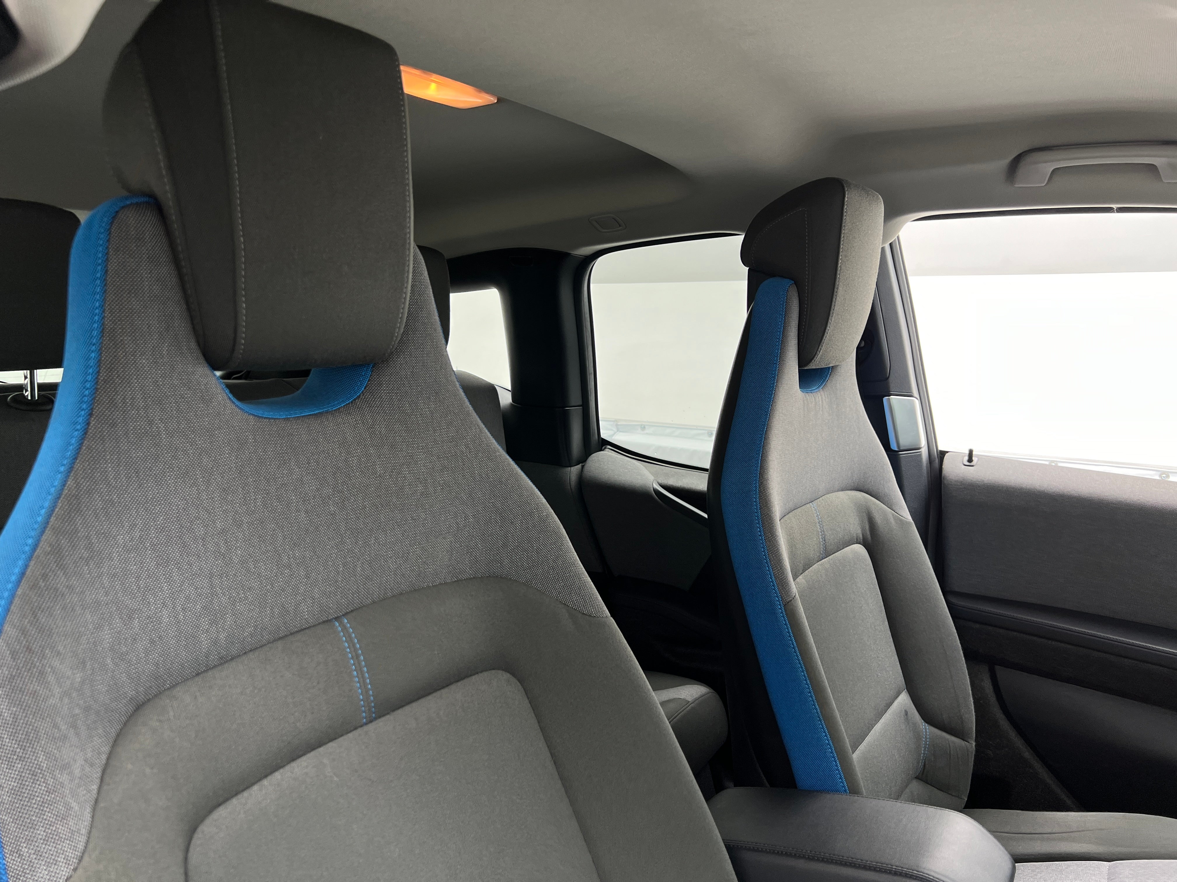 Bmw i3 blue seat belts best sale