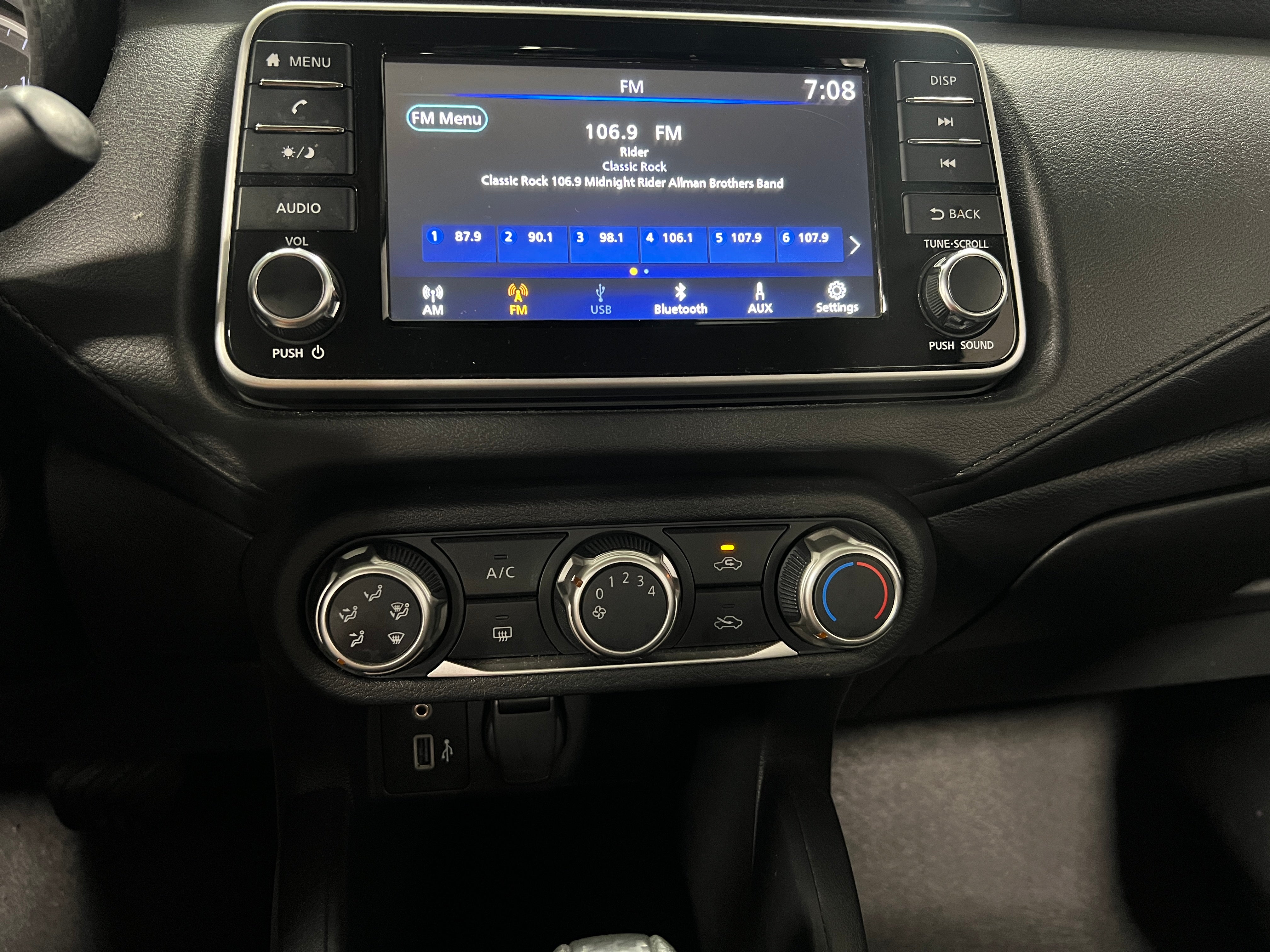 2021 Nissan Versa S 4