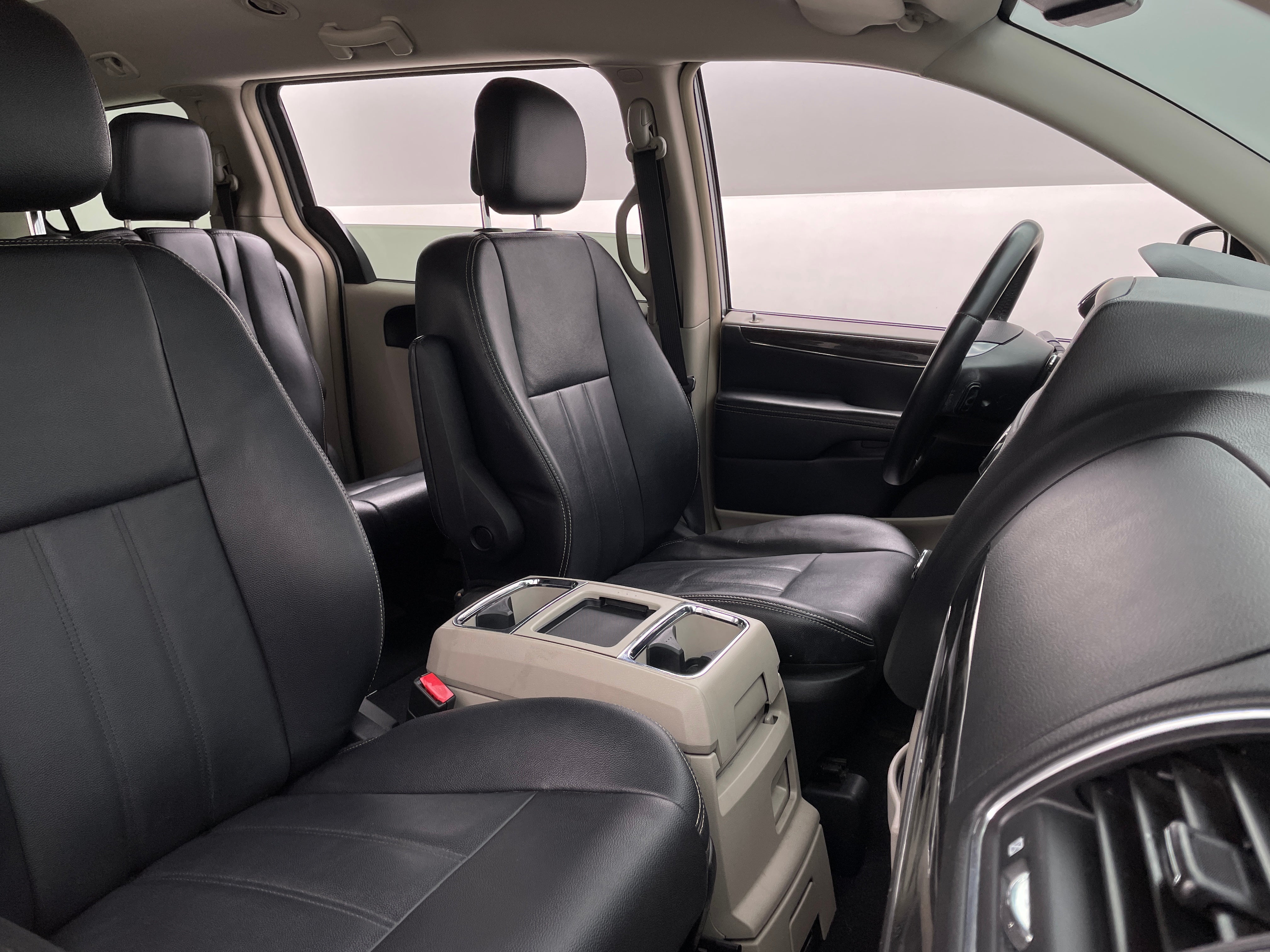 2014 Chrysler Town & Country Touring 2