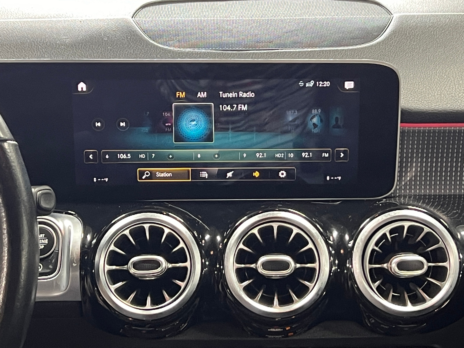 Thumbnail: 2021 Mercedes-Benz GLB - 4