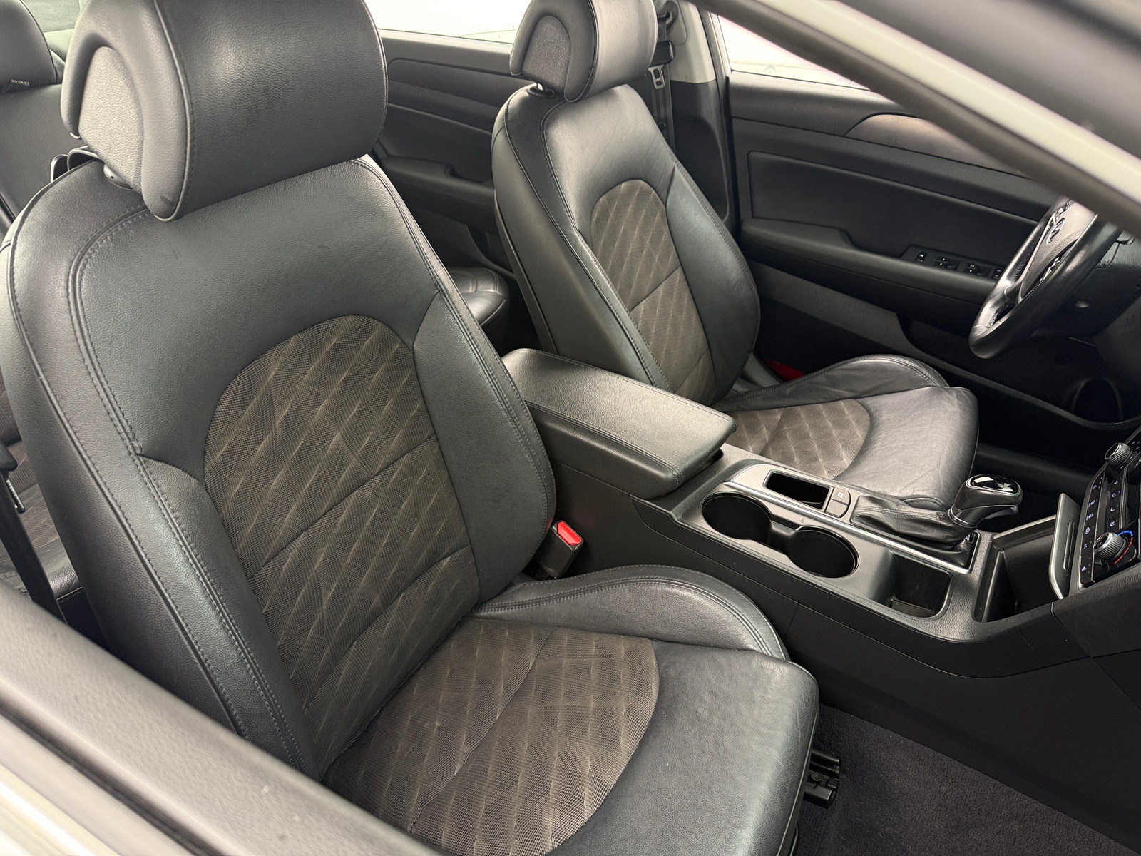Thumbnail: 2016 Hyundai Sonata - 2