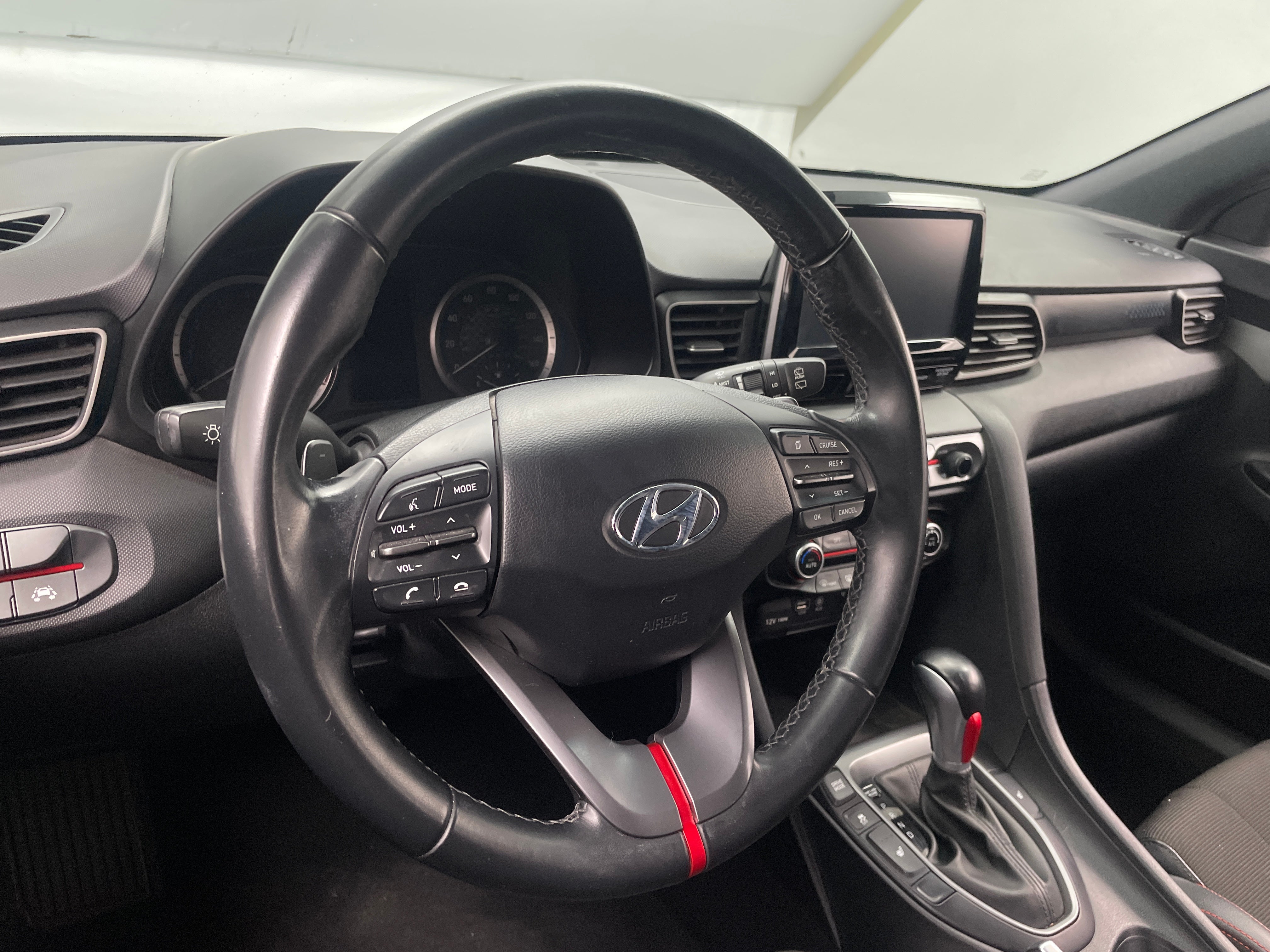 2019 Hyundai Veloster Premium 4