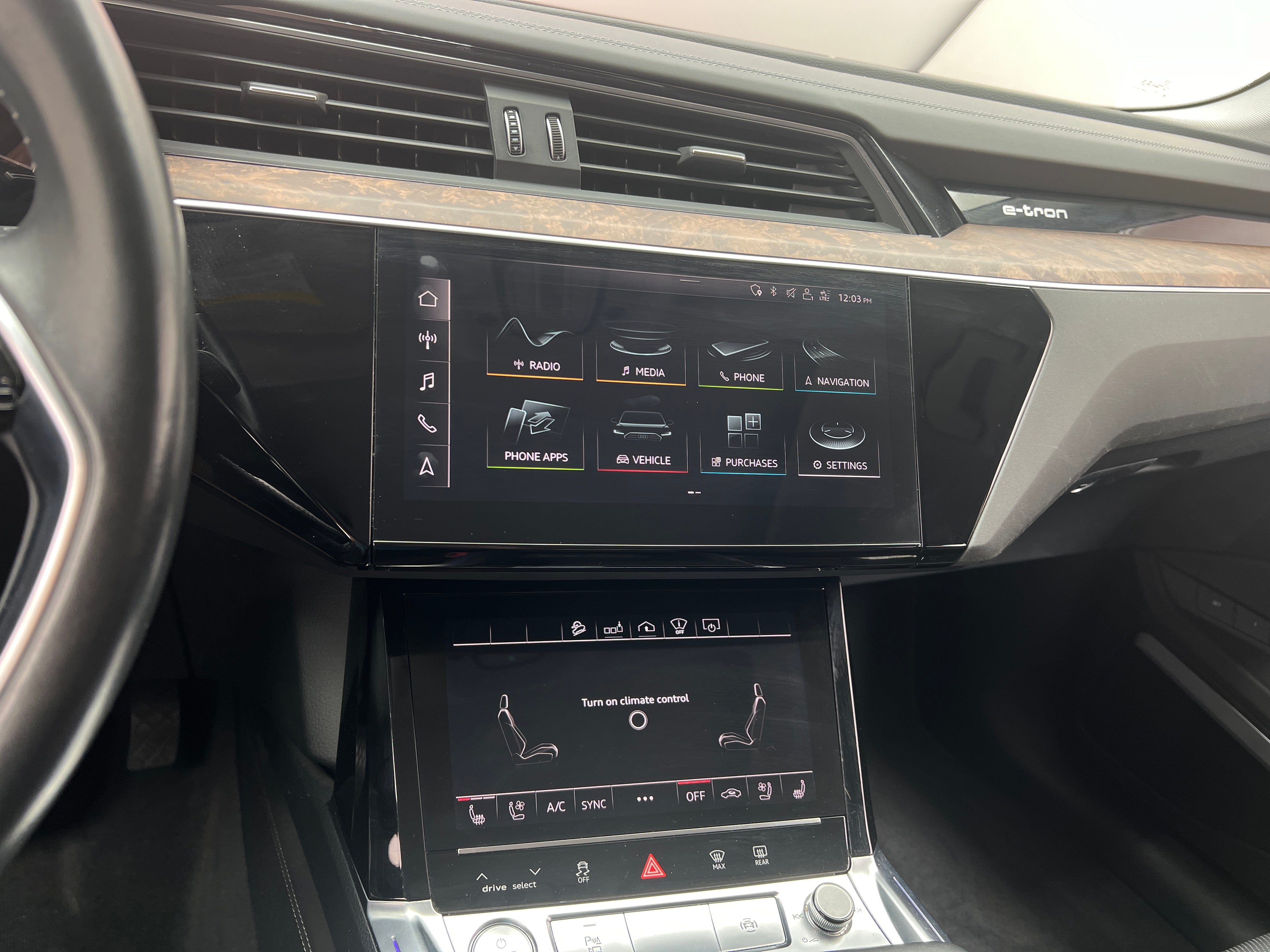 2019 Audi e-tron Prestige 4