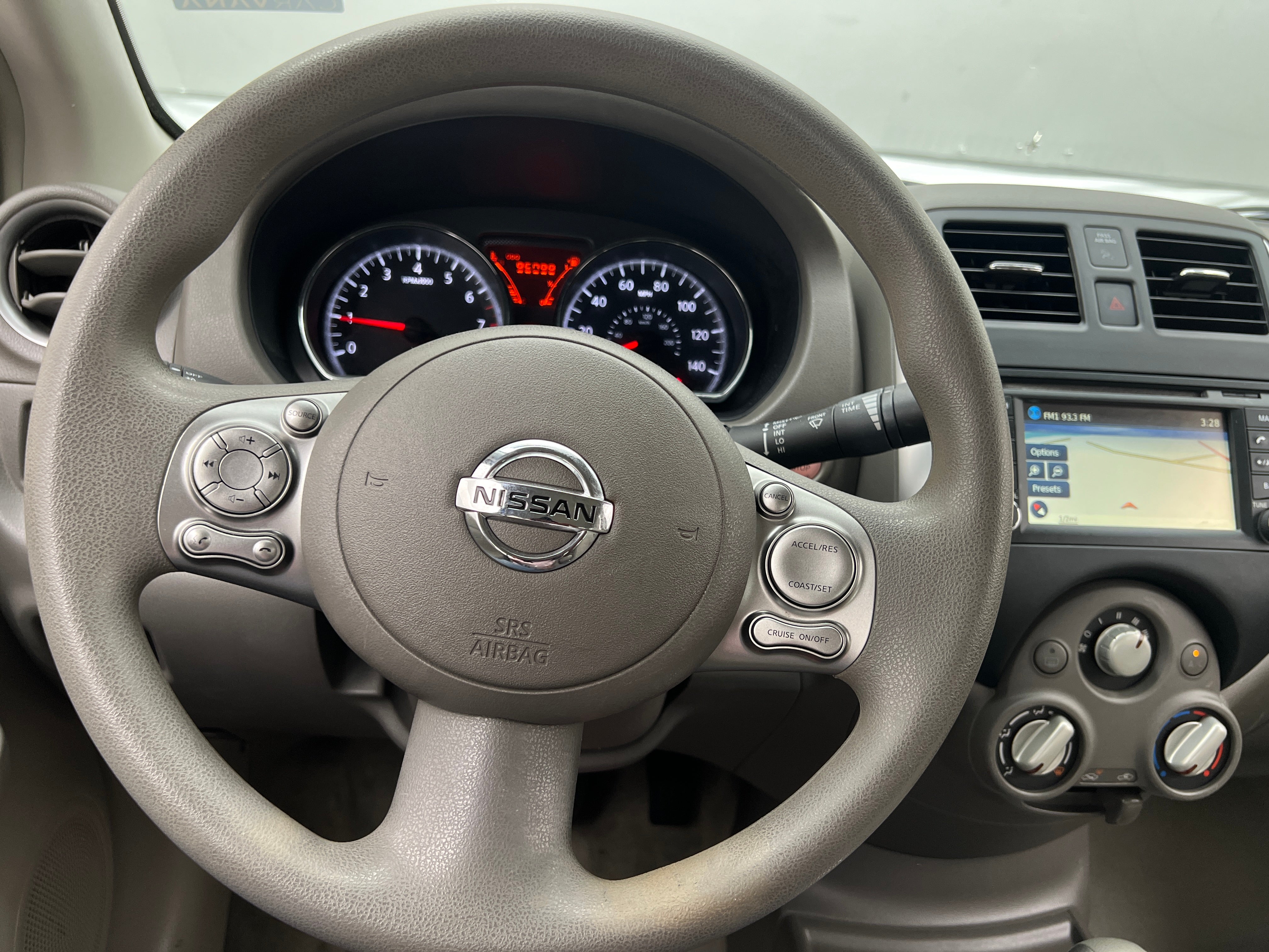 2014 Nissan Versa SL 5