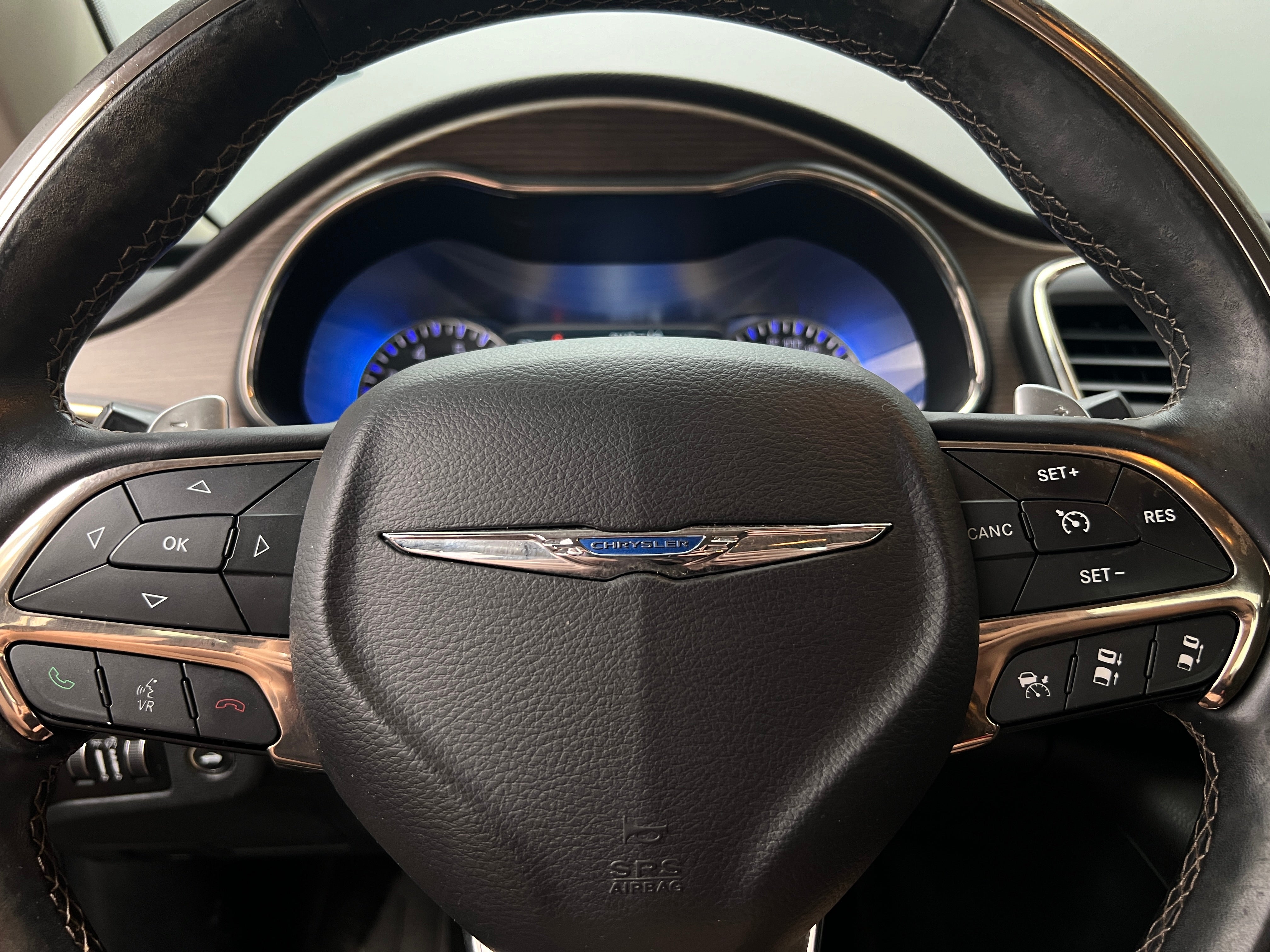 2015 Chrysler 200 C 4