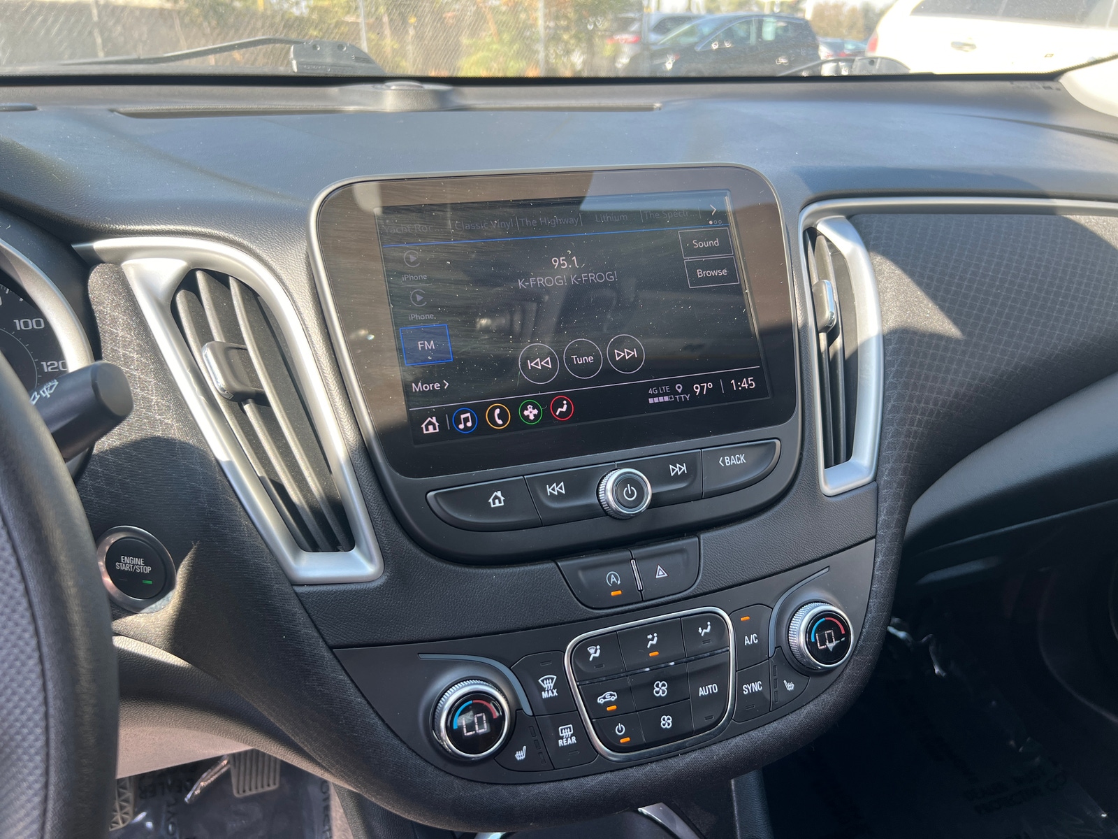 Thumbnail: 2023 Chevrolet Malibu - 4