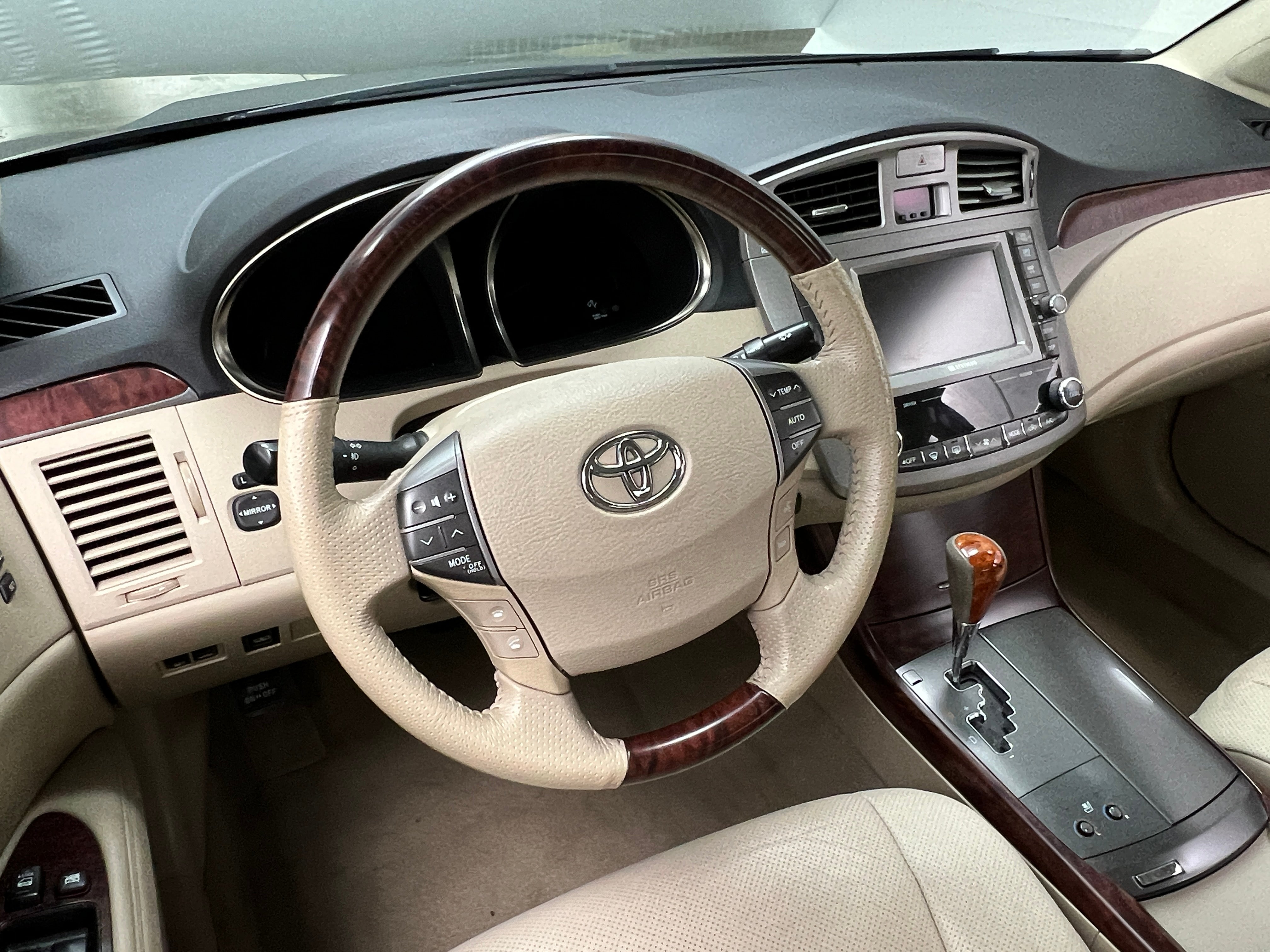 2011 Toyota Avalon Limited 5