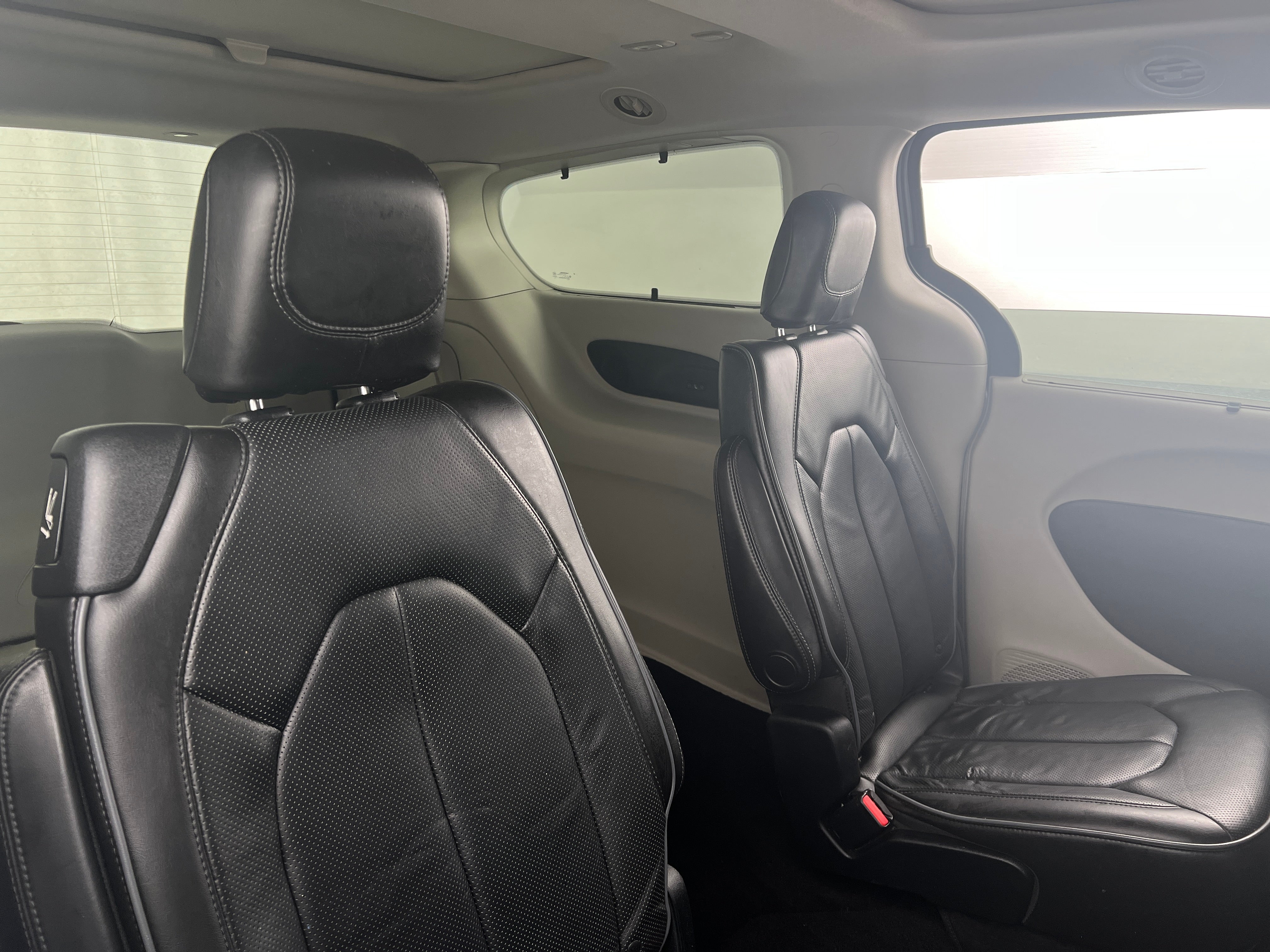 Thumbnail: 2018 Chrysler Pacifica - 5