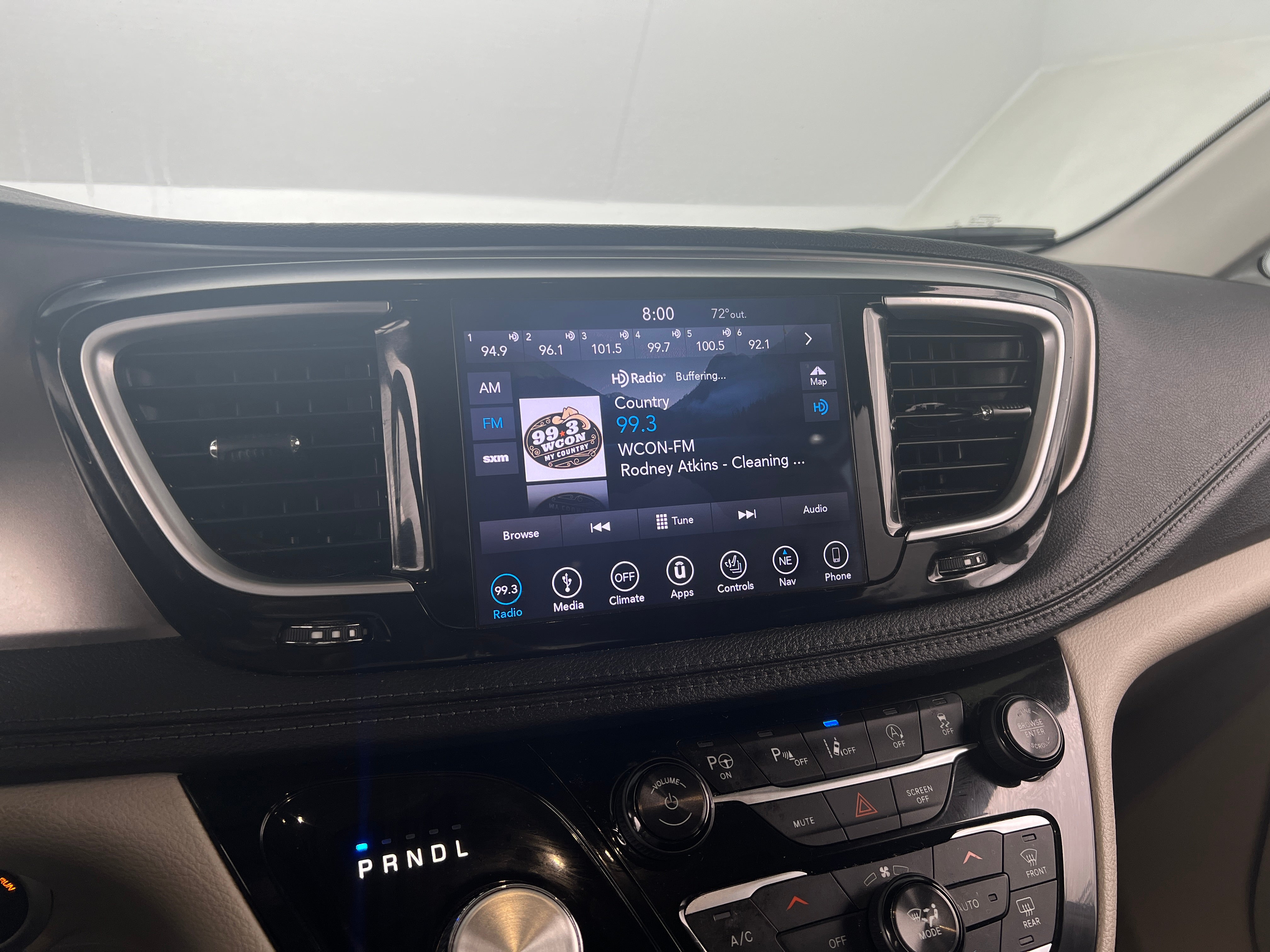 Thumbnail: 2018 Chrysler Pacifica - 3