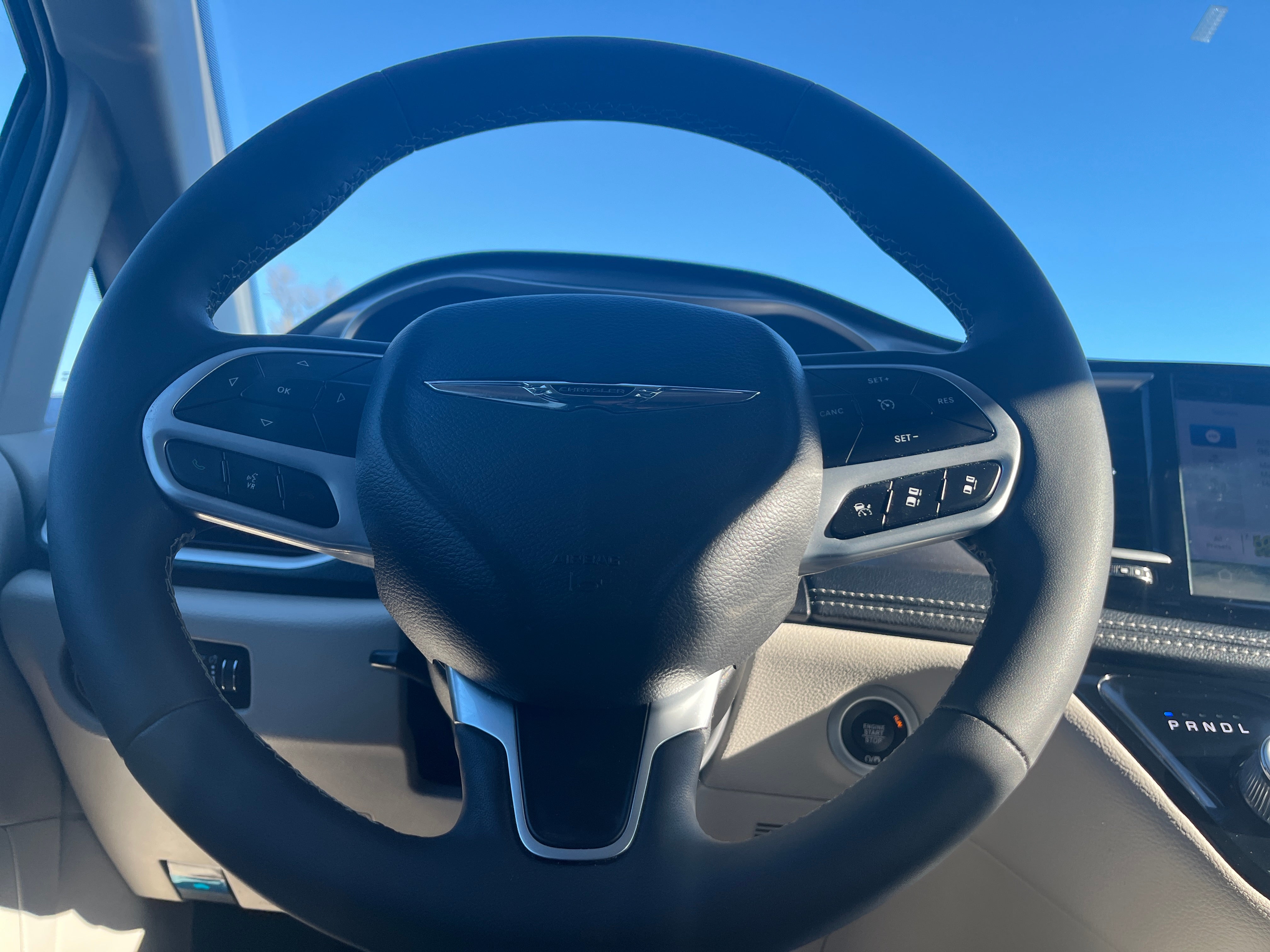 2023 Chrysler Pacifica Hybrid Touring L 5