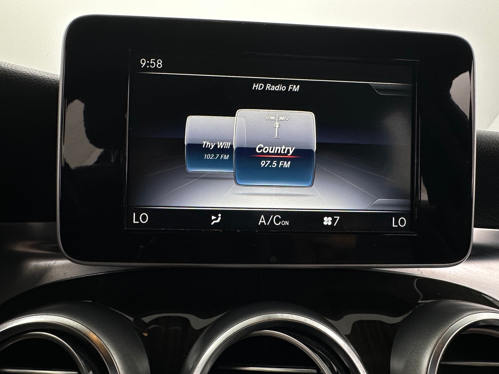 Thumbnail: 2019 Mercedes-Benz GLC - 4