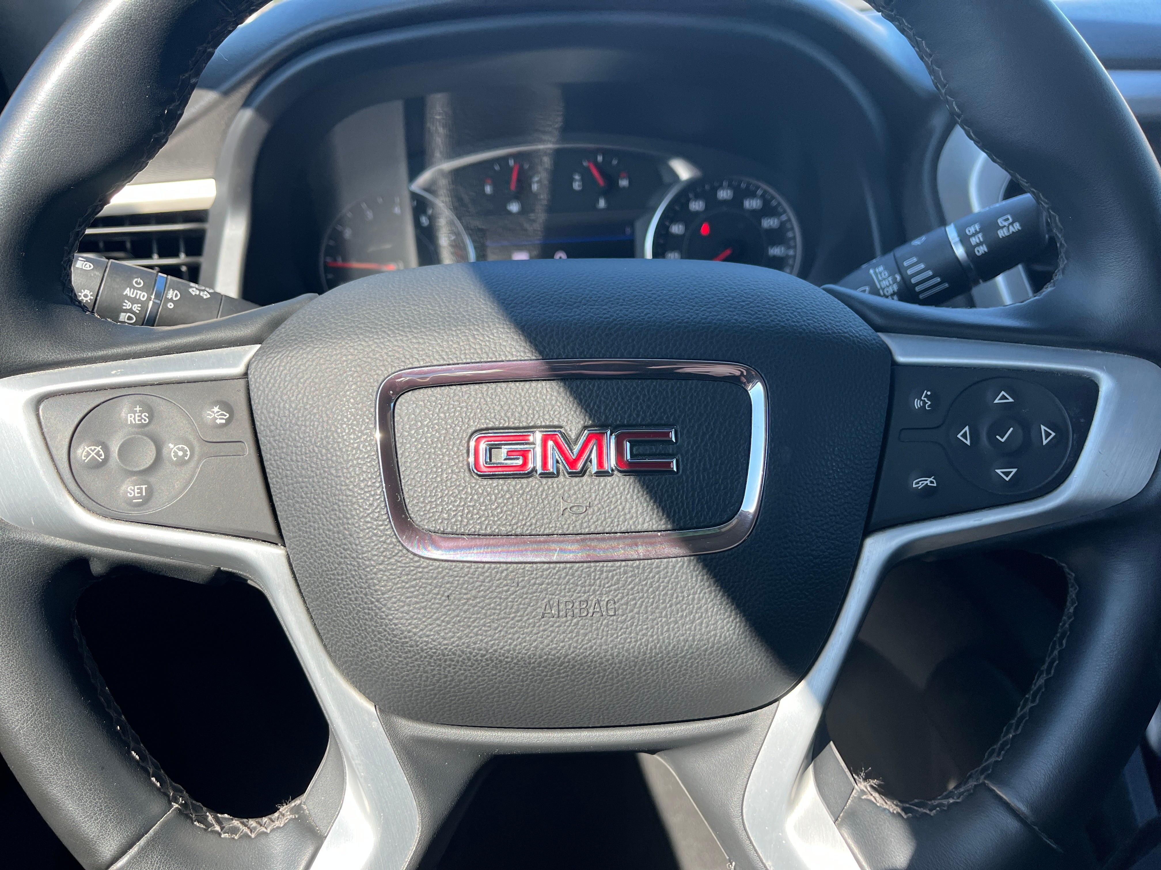 2023 GMC Acadia SLT 5