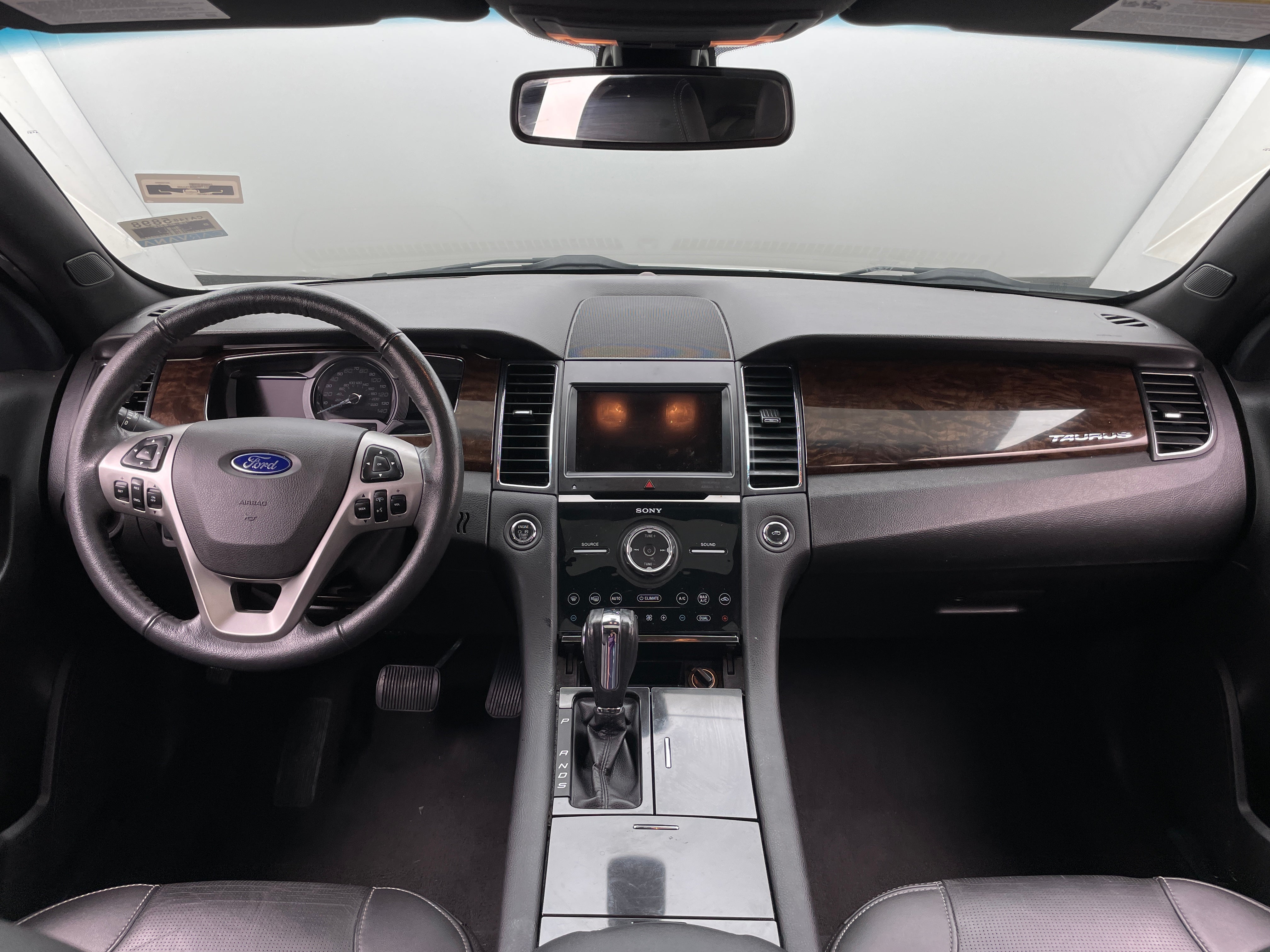 2019 Ford Taurus Limited Edition 3