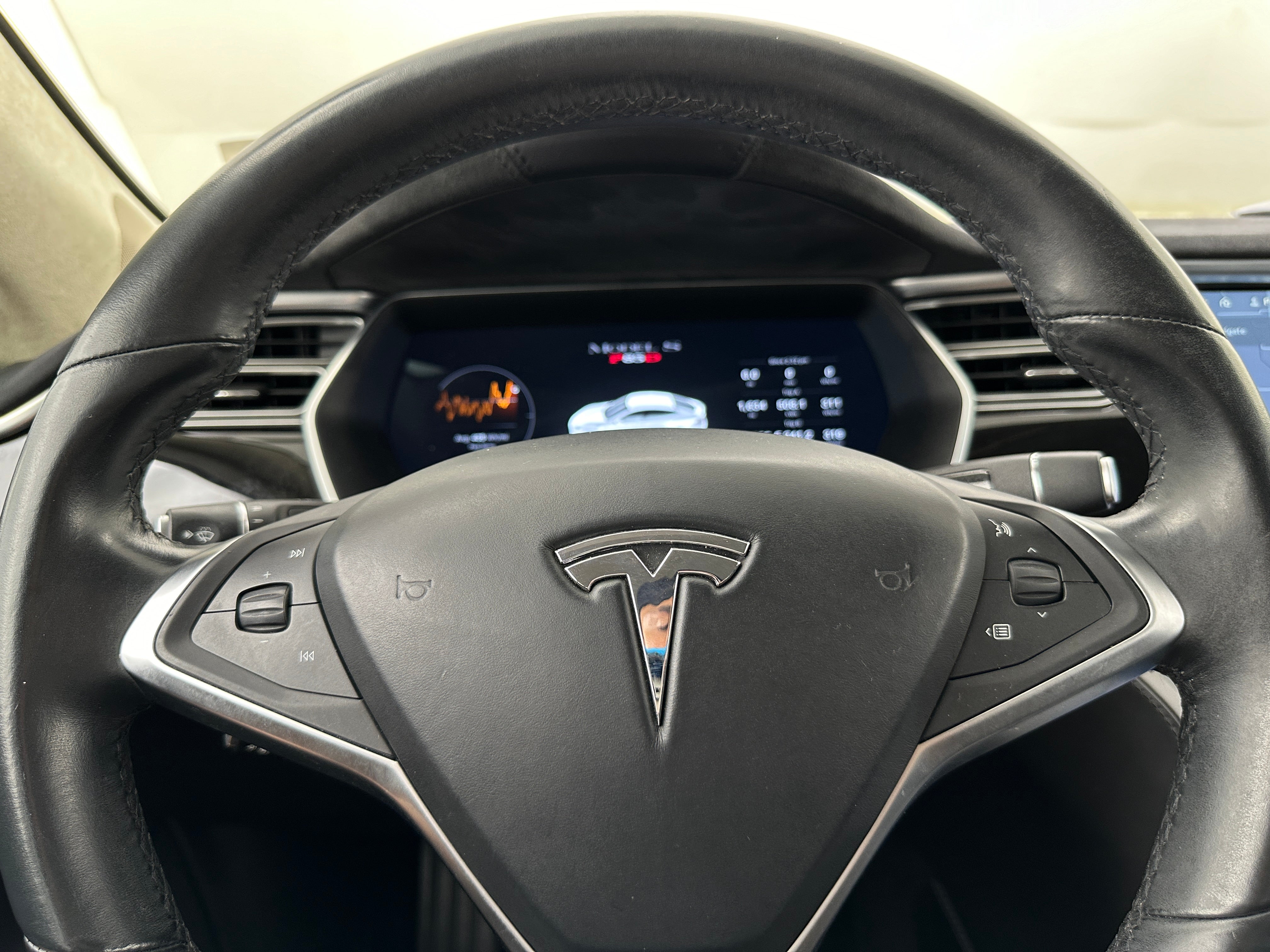 2015 Tesla Model S P85D 4