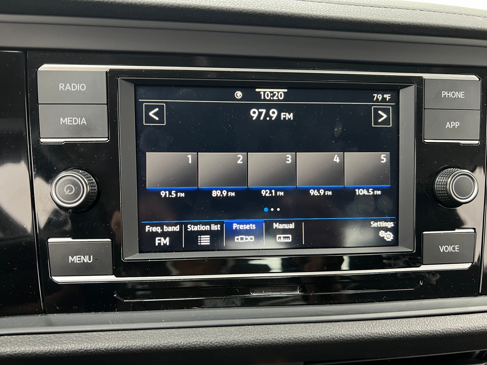 Thumbnail: 2022 Volkswagen Jetta - 4