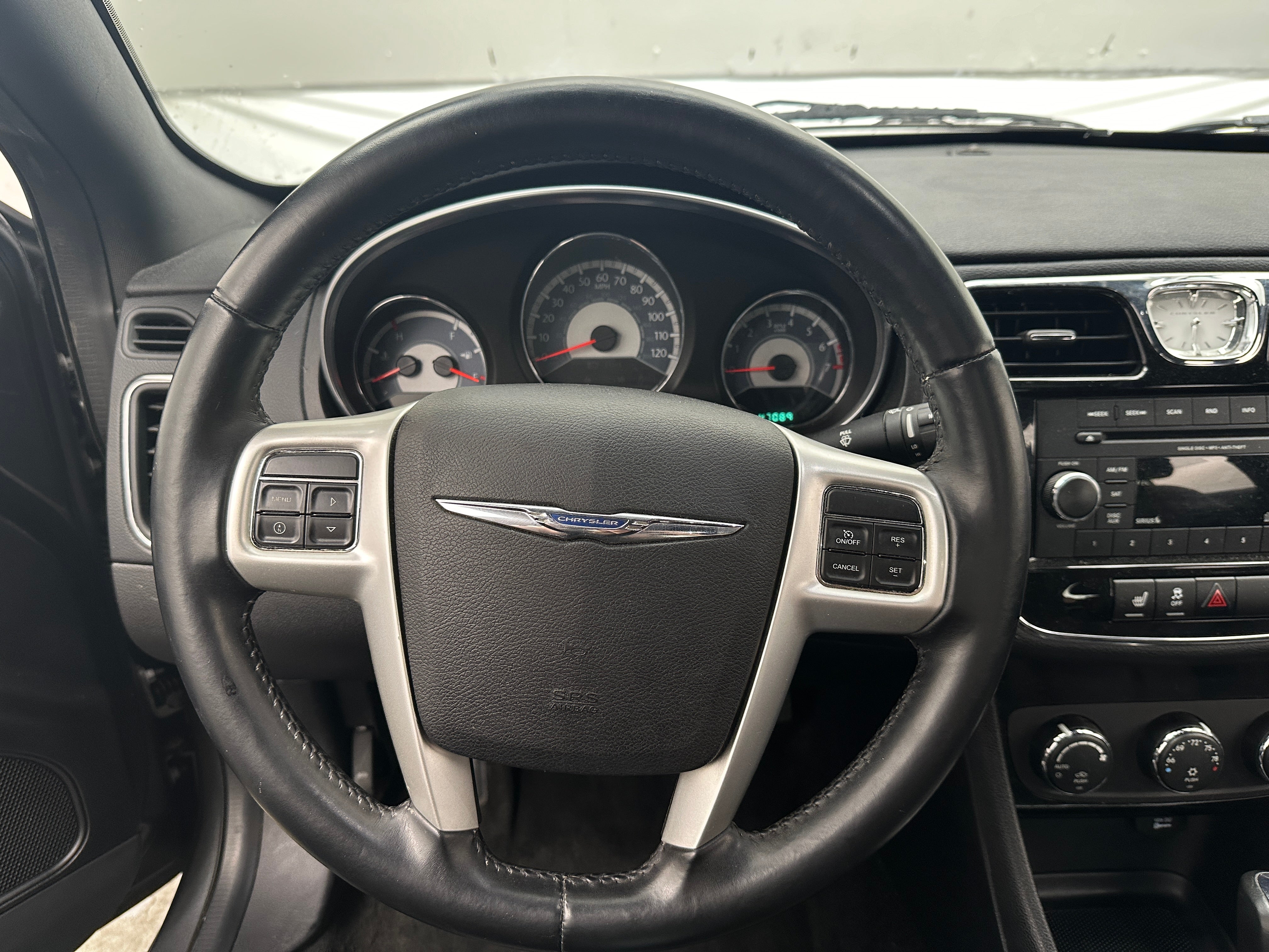 2013 Chrysler 200 Limited 5