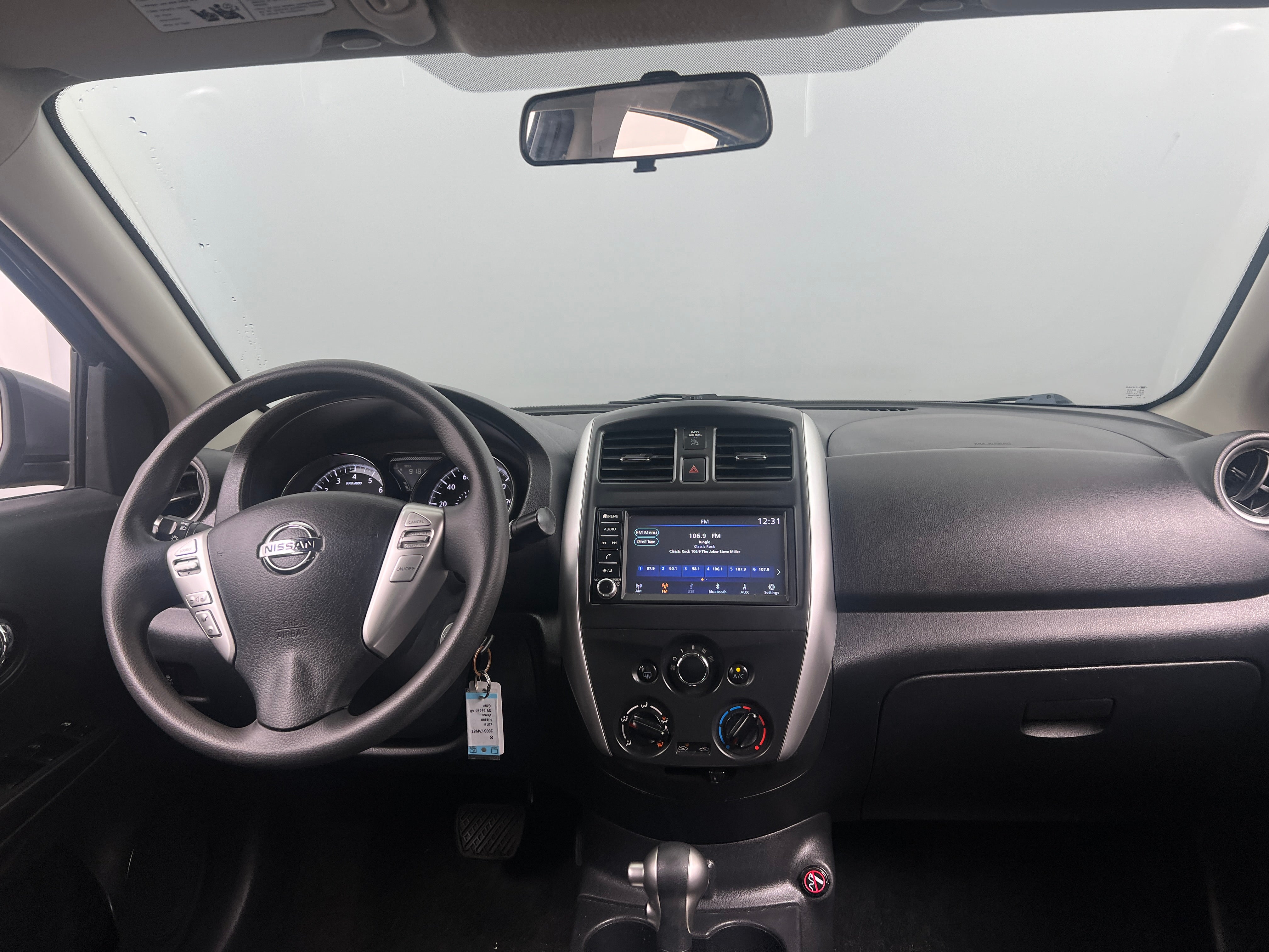 2019 Nissan Versa SV 3