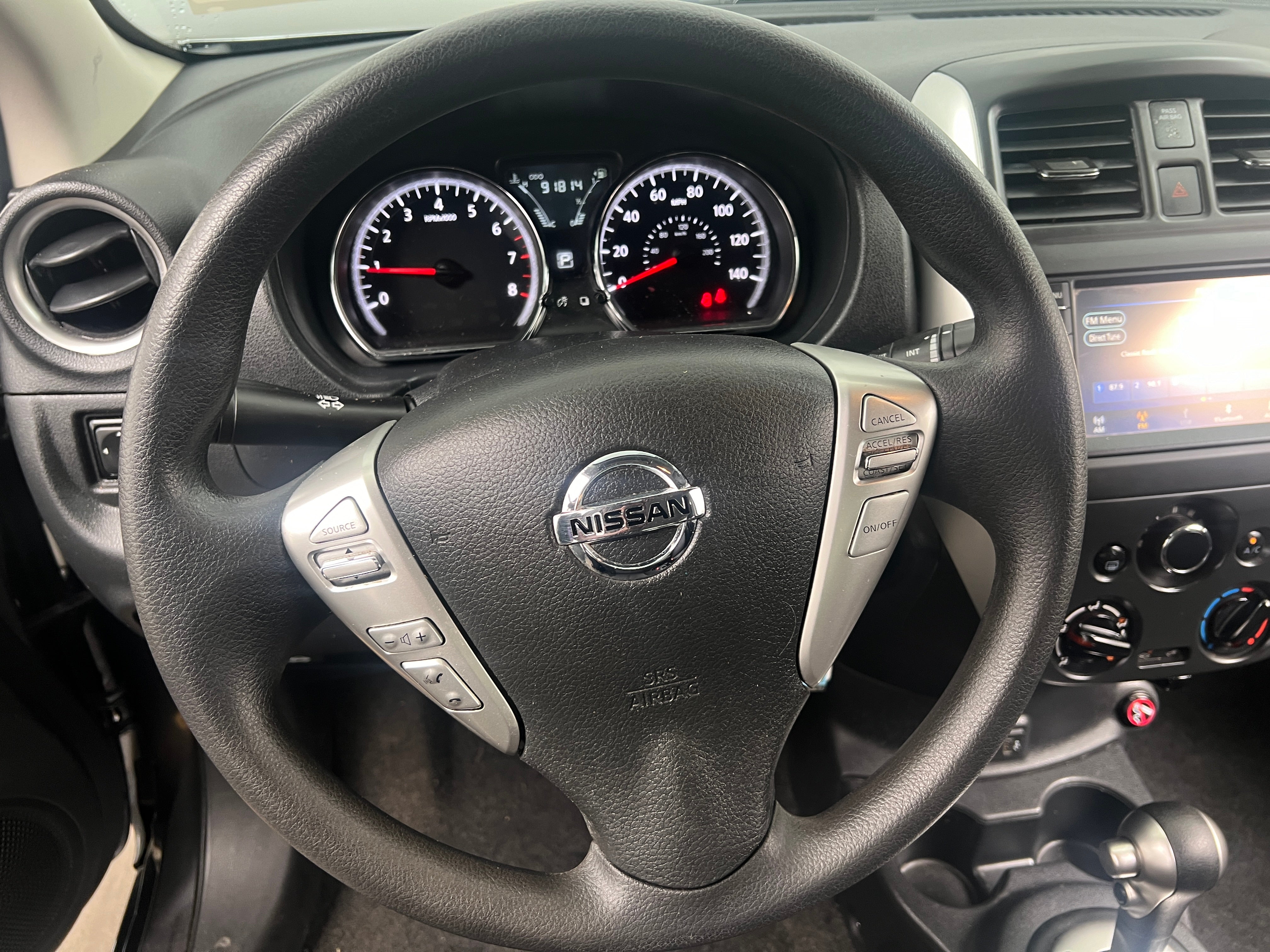 2019 Nissan Versa SV 5