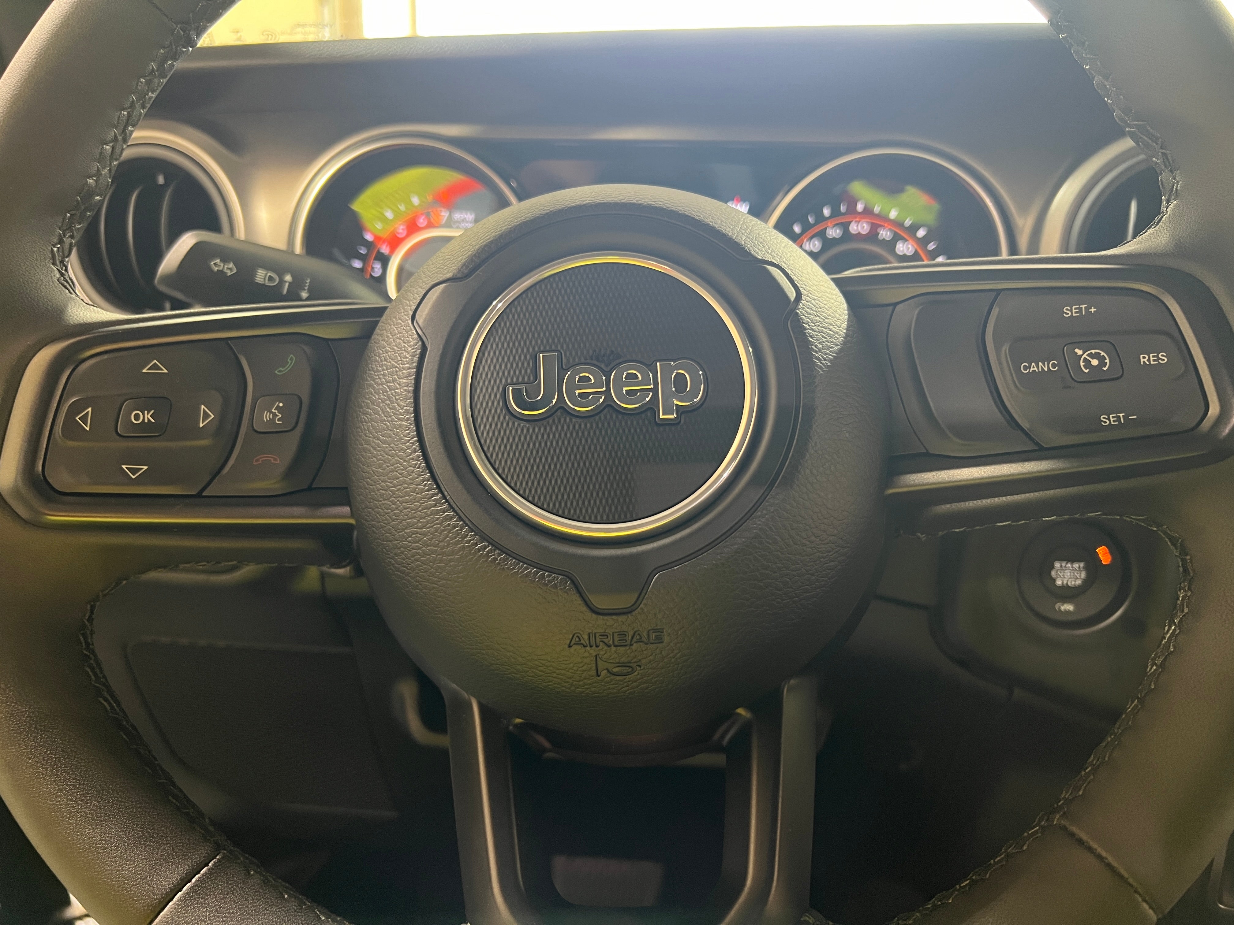 Thumbnail: 2023 Jeep Gladiator - 5