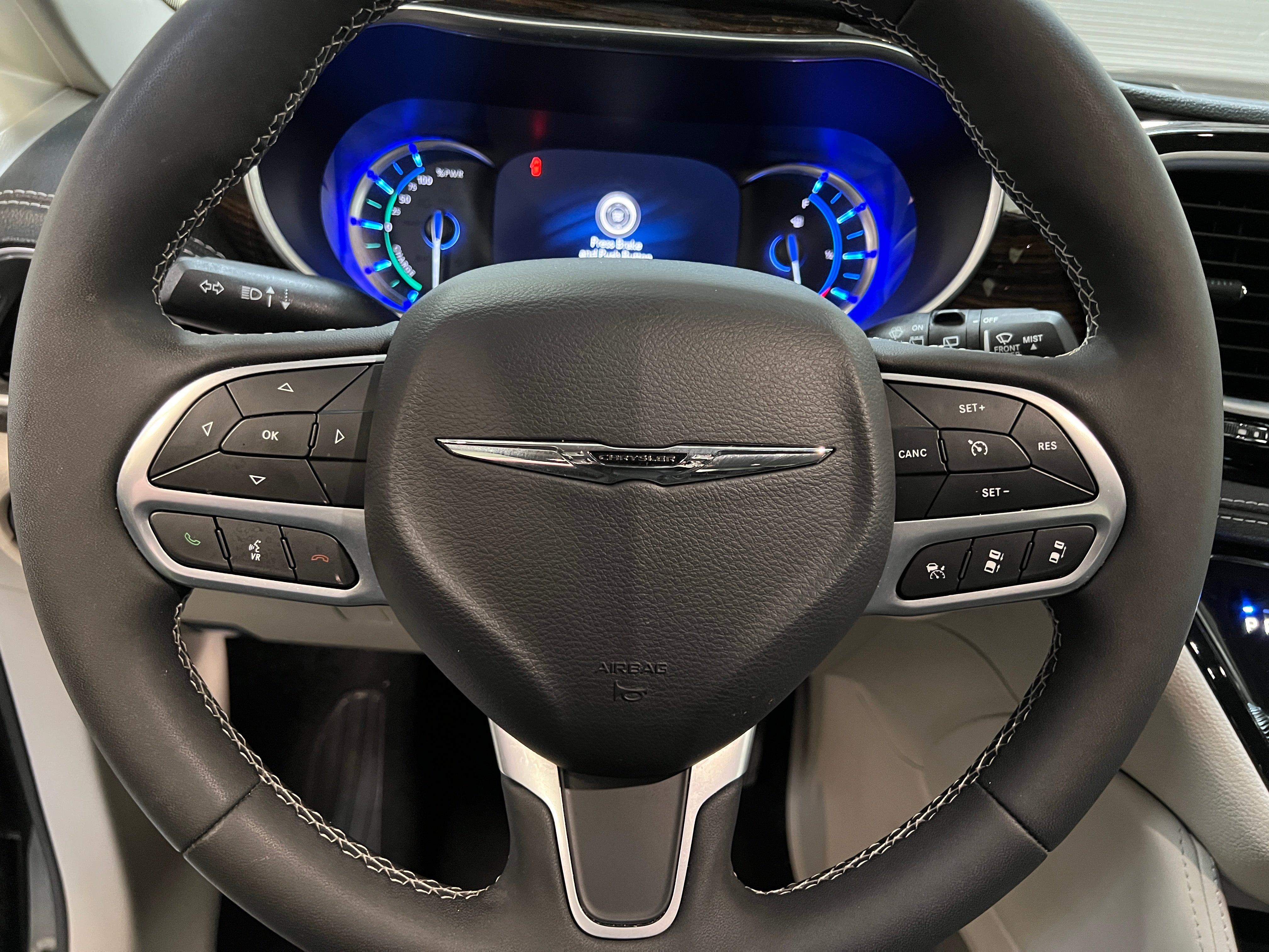 2023 Chrysler Pacifica Hybrid Limited 5